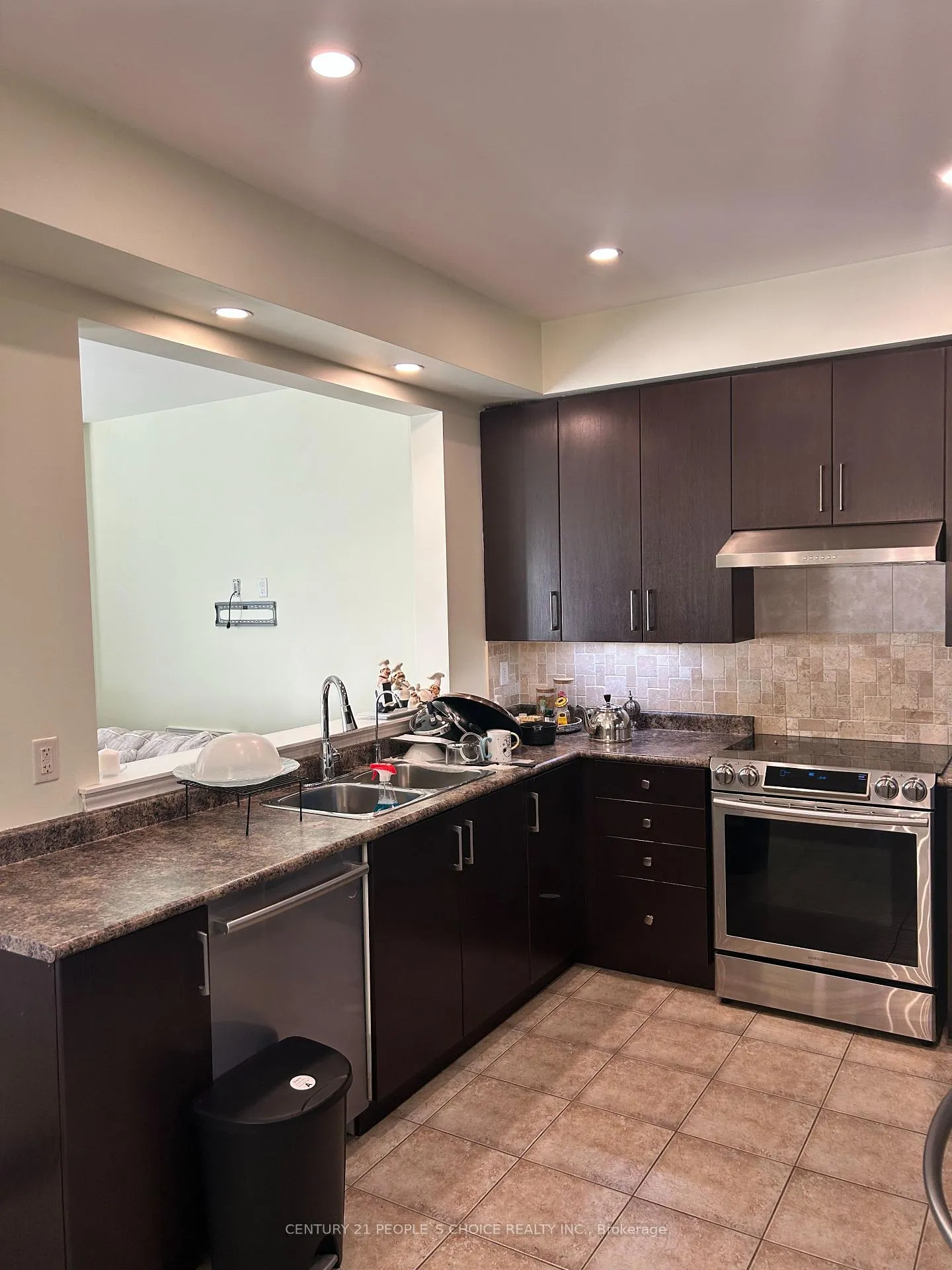 Photo 7 of 95 Eastfield Crescent, Clarington, Courtice — HOMEH