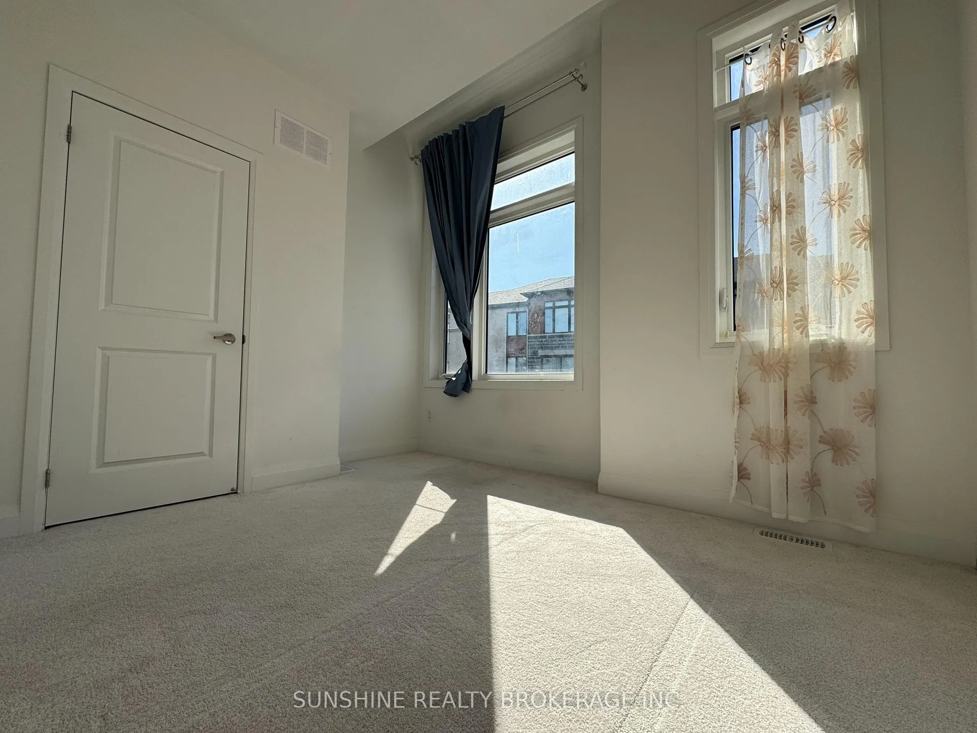 Photo 25 of 10 Arthur White Lane, Markham, Wismer — HOMEH