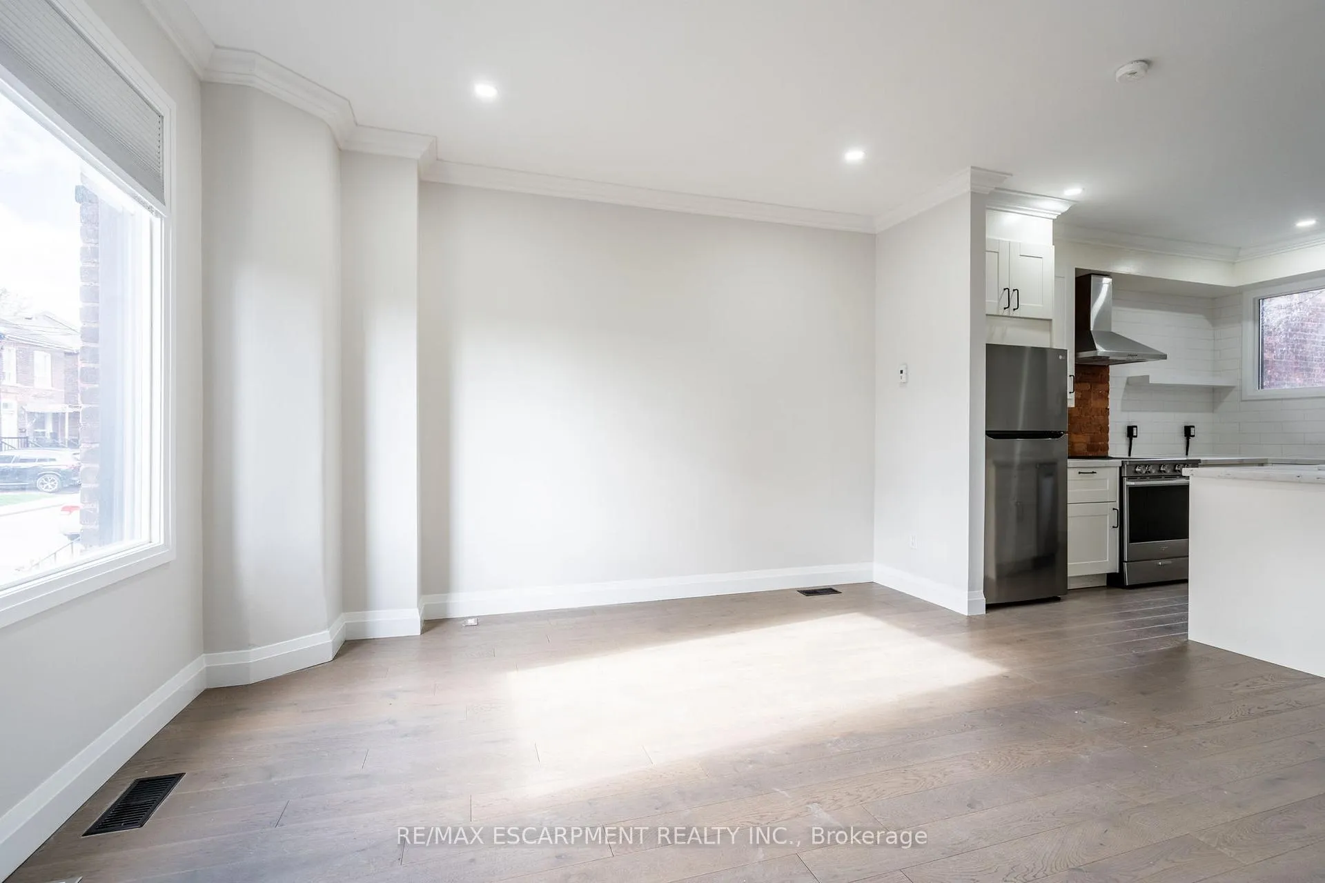 Photo 5 of 57 Madison Avenue, Hamilton, Gibson — HOMEH