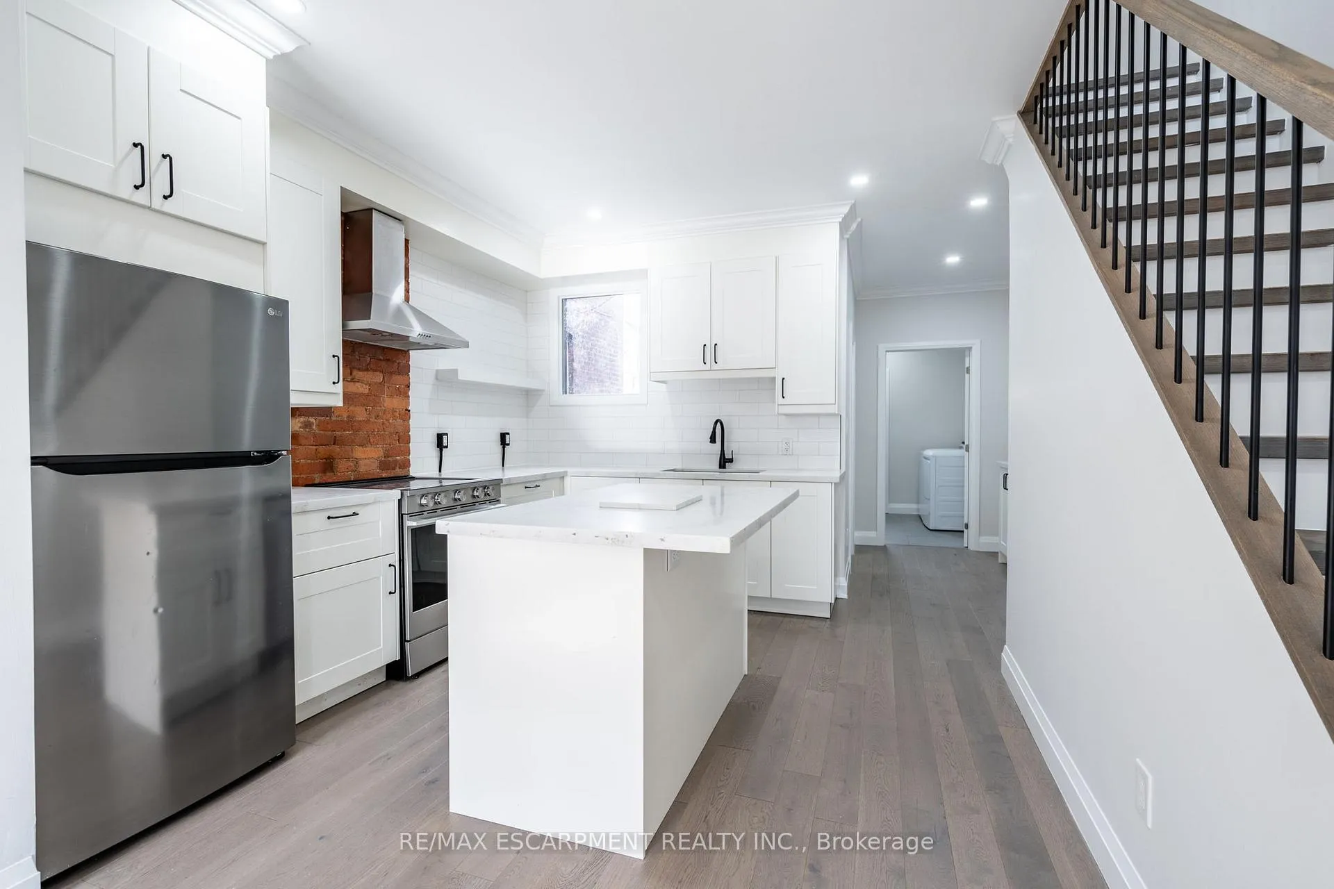 Photo 8 of 57 Madison Avenue, Hamilton, Gibson — HOMEH