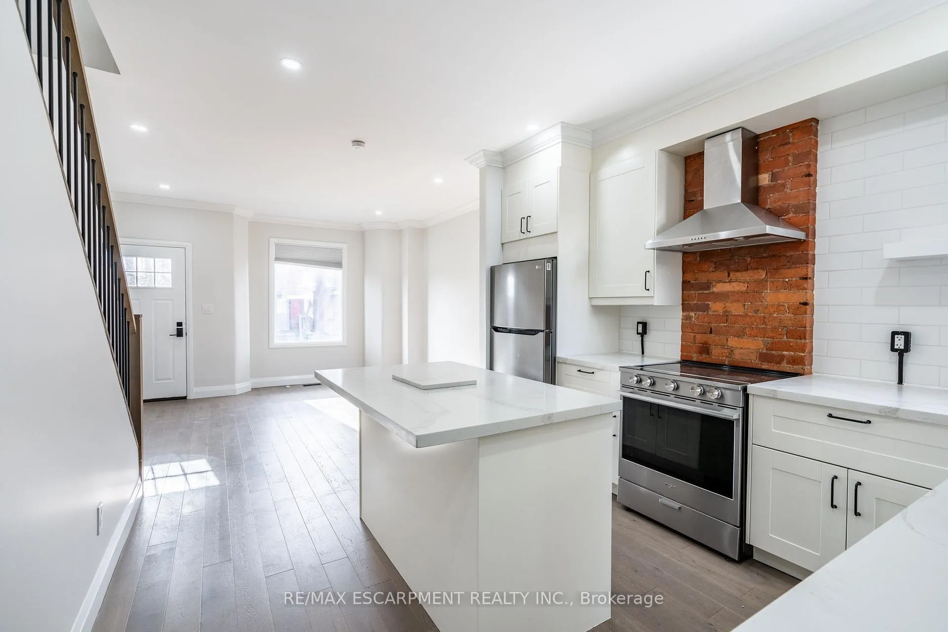 Photo 12 of 57 Madison Avenue, Hamilton, Gibson — HOMEH