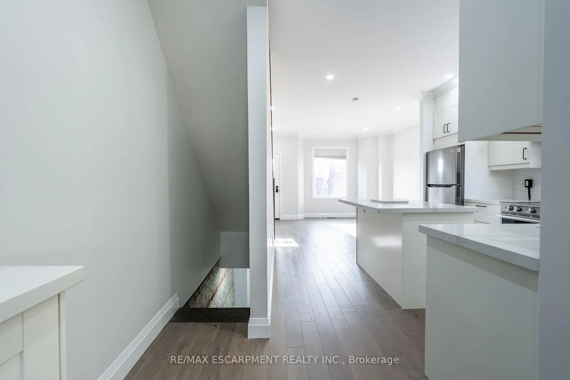 Photo 13 of 57 Madison Avenue, Hamilton, Gibson — HOMEH
