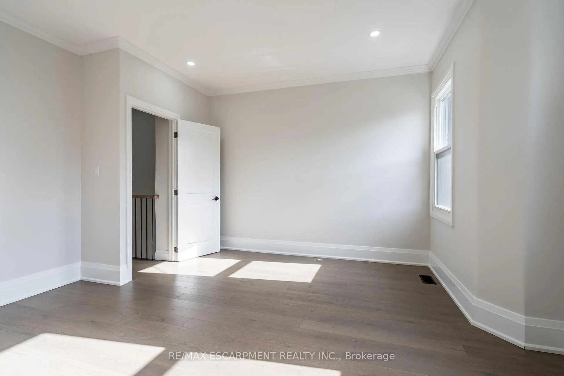 Photo 21 of 57 Madison Avenue, Hamilton, Gibson — HOMEH