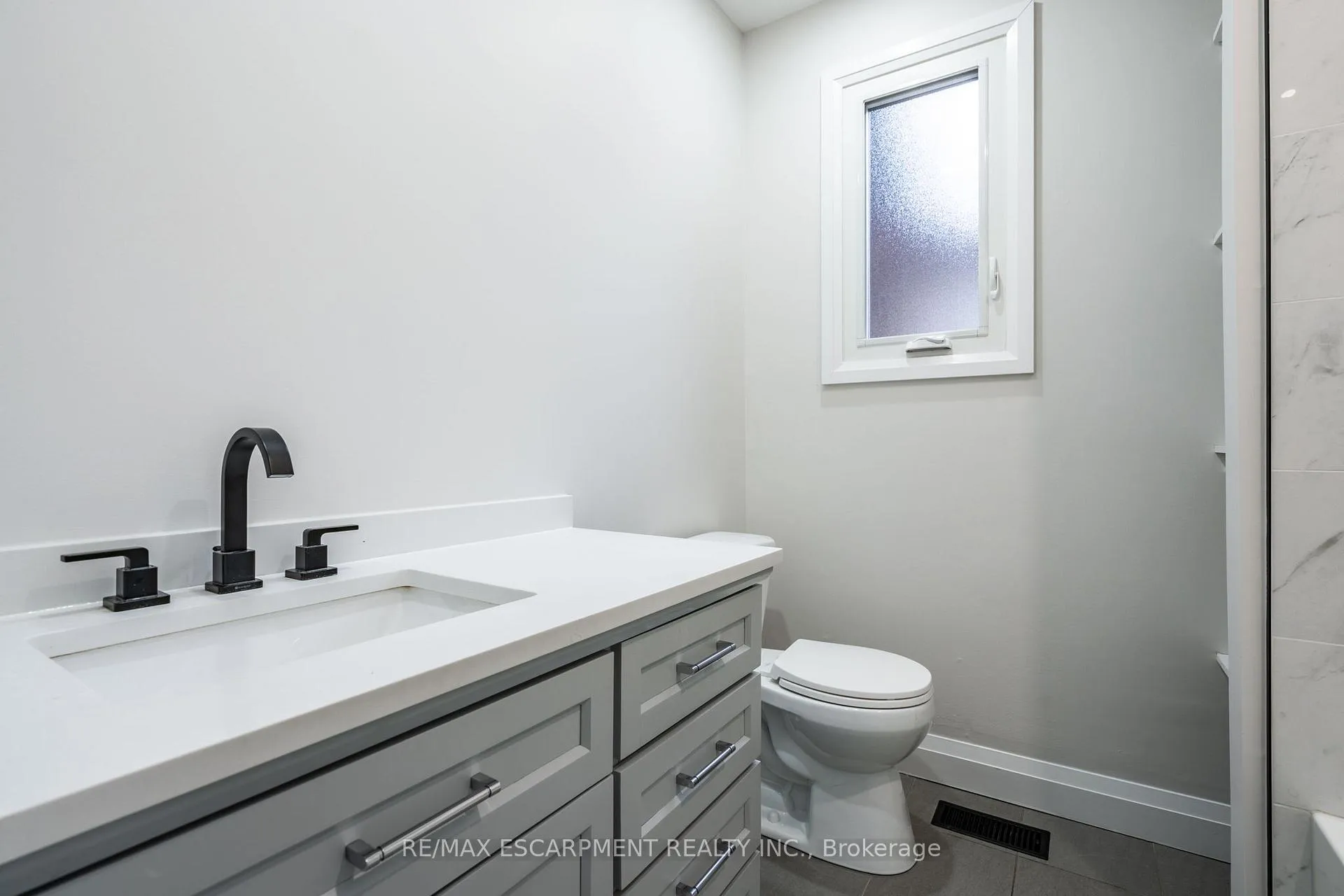 Photo 29 of 57 Madison Avenue, Hamilton, Gibson — HOMEH