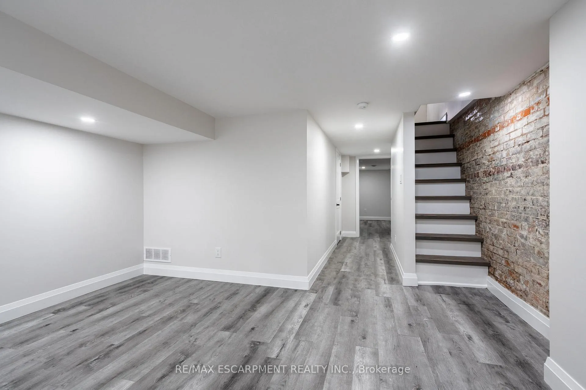 Photo 31 of 57 Madison Avenue, Hamilton, Gibson — HOMEH