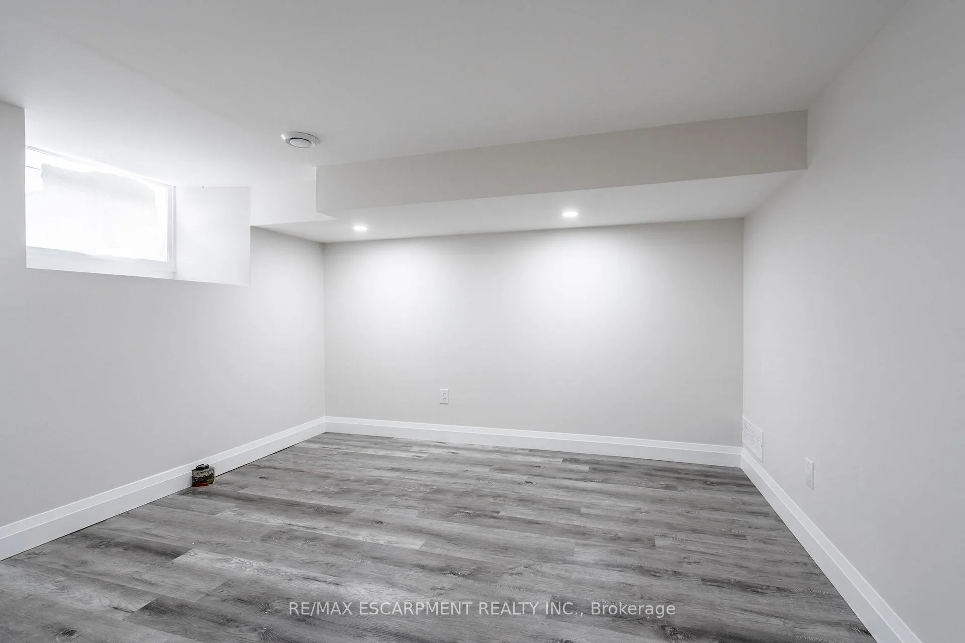 Photo 32 of 57 Madison Avenue, Hamilton, Gibson — HOMEH