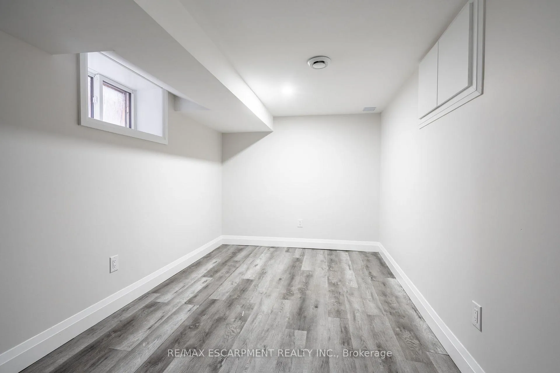 Photo 33 of 57 Madison Avenue, Hamilton, Gibson — HOMEH