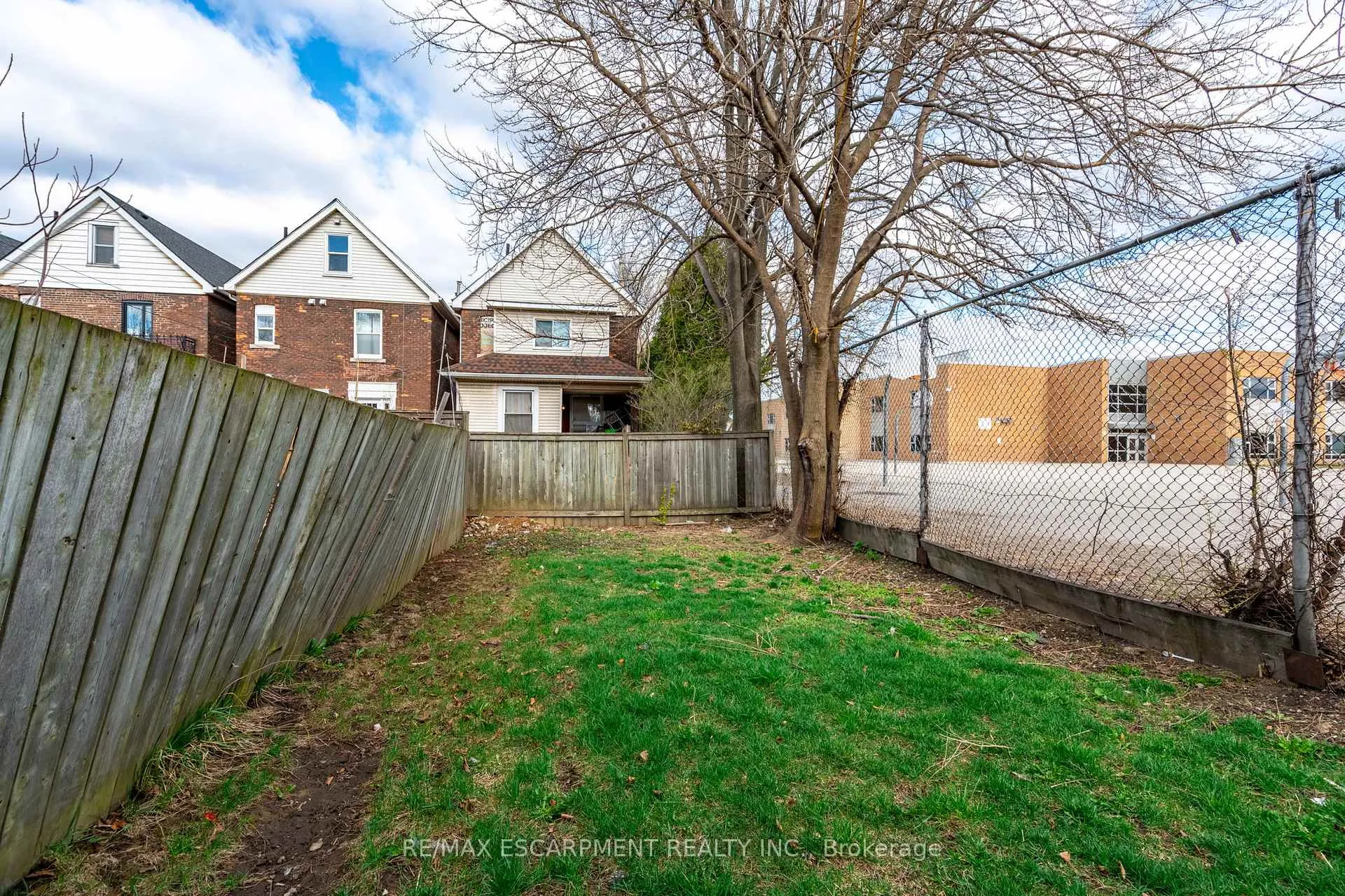 Photo 37 of 57 Madison Avenue, Hamilton, Gibson — HOMEH