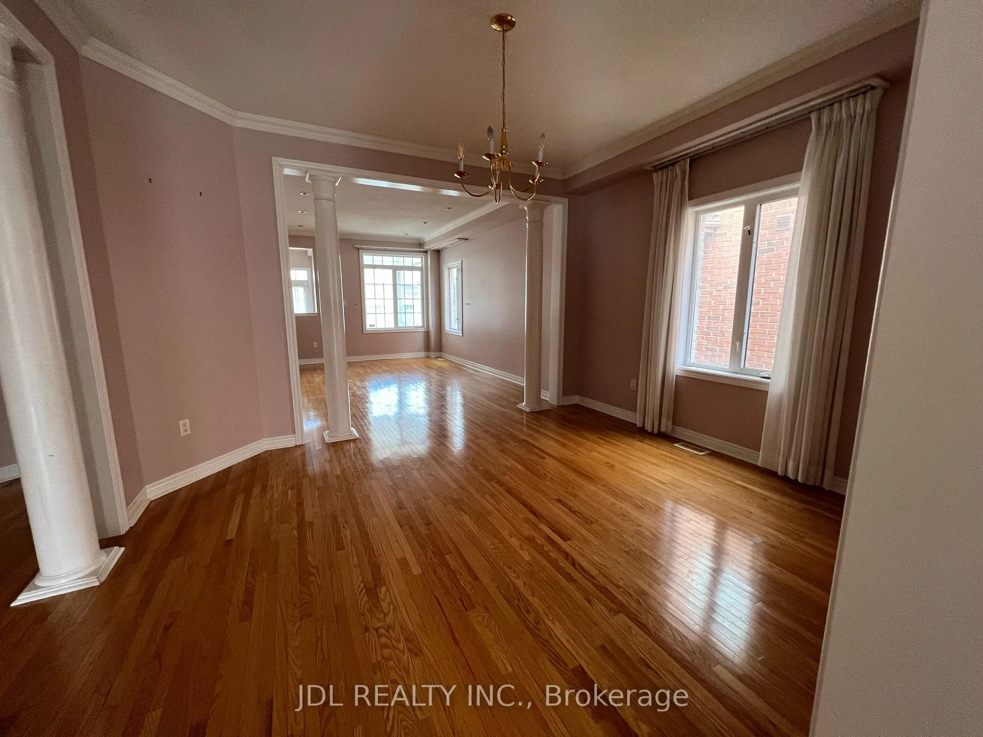 Photo 2 of 105 Elmrill Road, Markham, Berczy — HOMEH