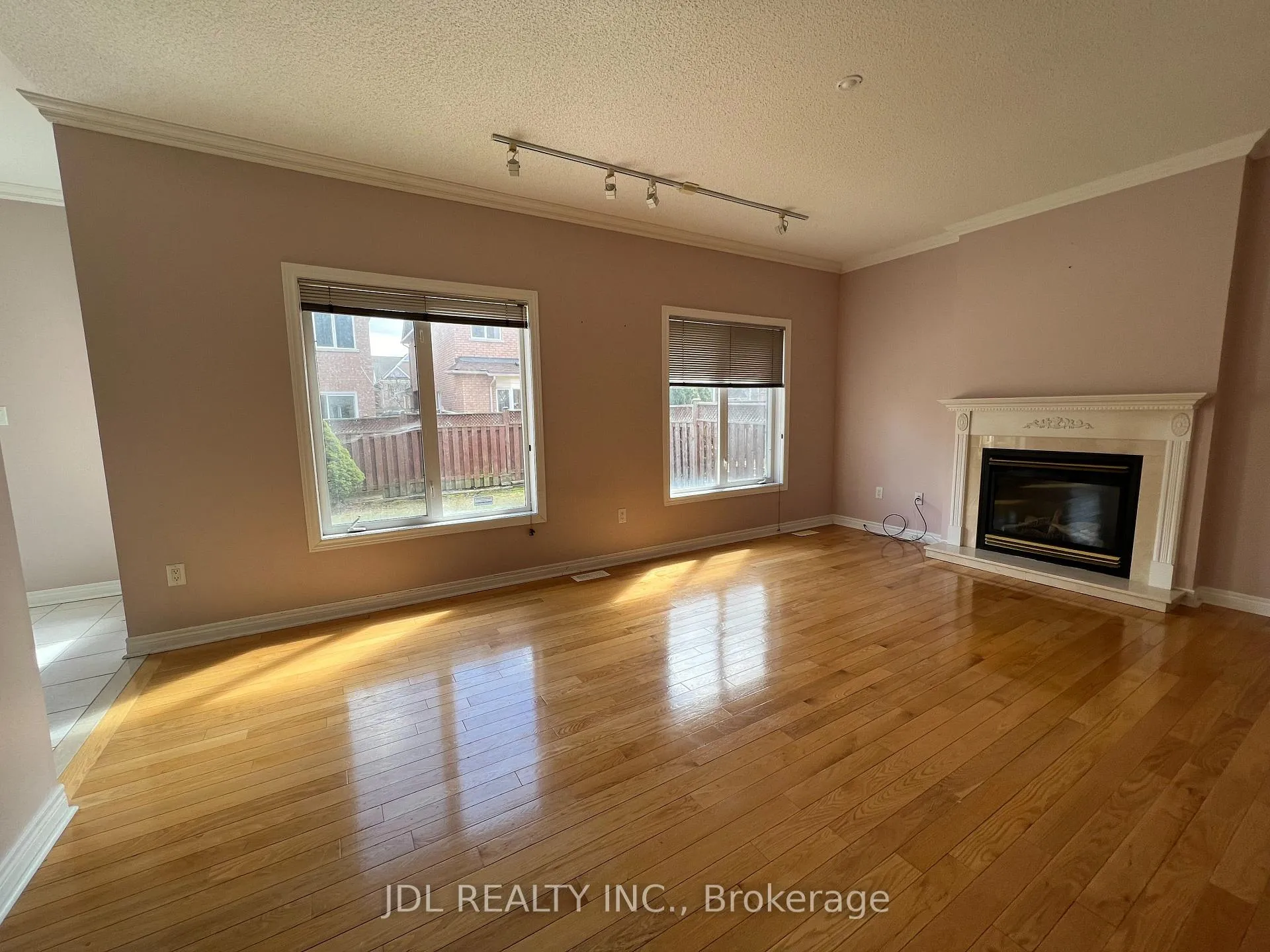 Photo 6 of 105 Elmrill Road, Markham, Berczy — HOMEH