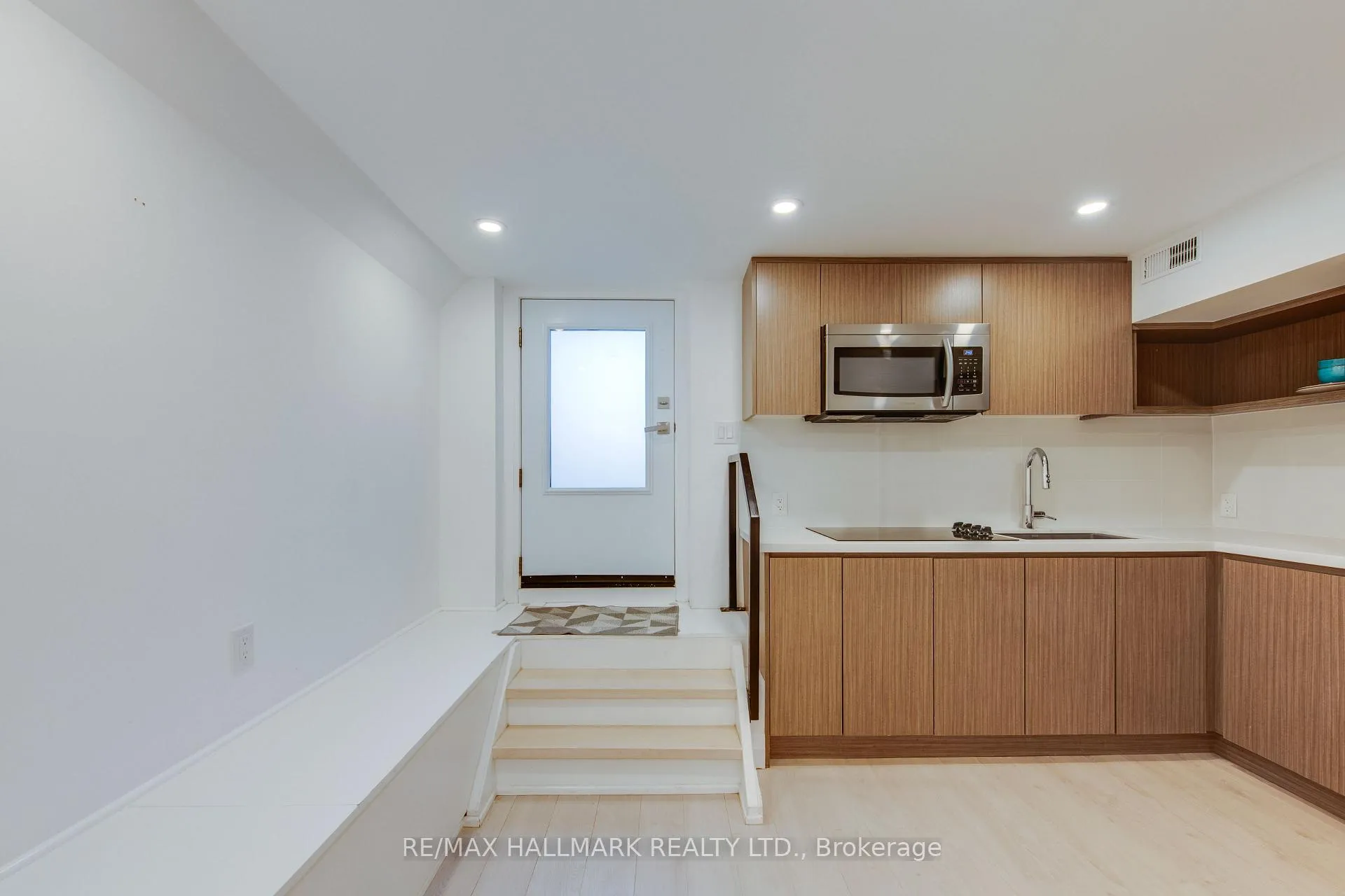 Photo 2 of Unit Lower, 210 Parkmount Road, Toronto, Greenwood-Coxwell — HOMEH