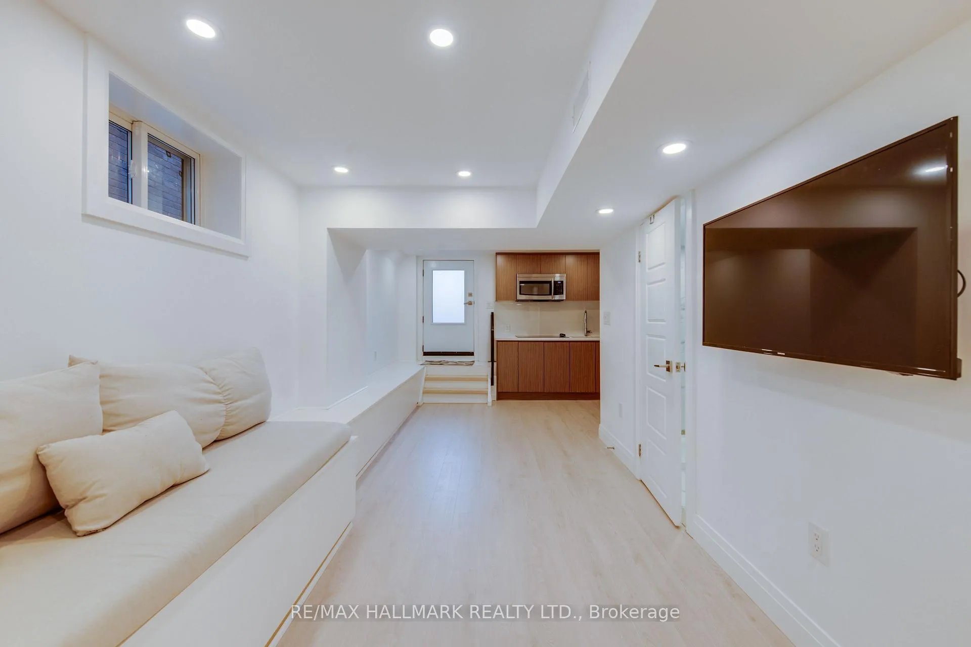 Photo 6 of Unit Lower, 210 Parkmount Road, Toronto, Greenwood-Coxwell — HOMEH