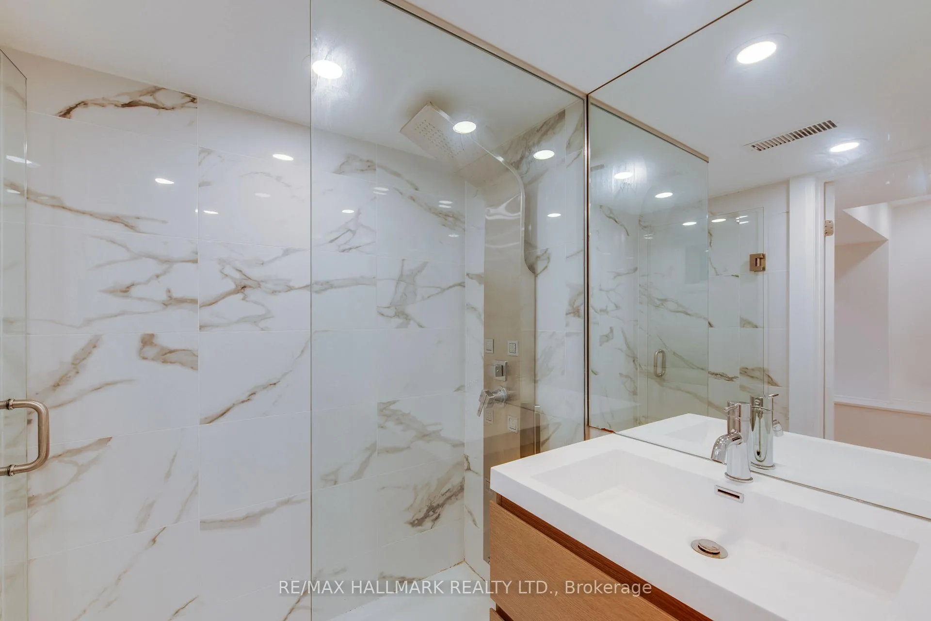Photo 12 of Unit Lower, 210 Parkmount Road, Toronto, Greenwood-Coxwell — HOMEH