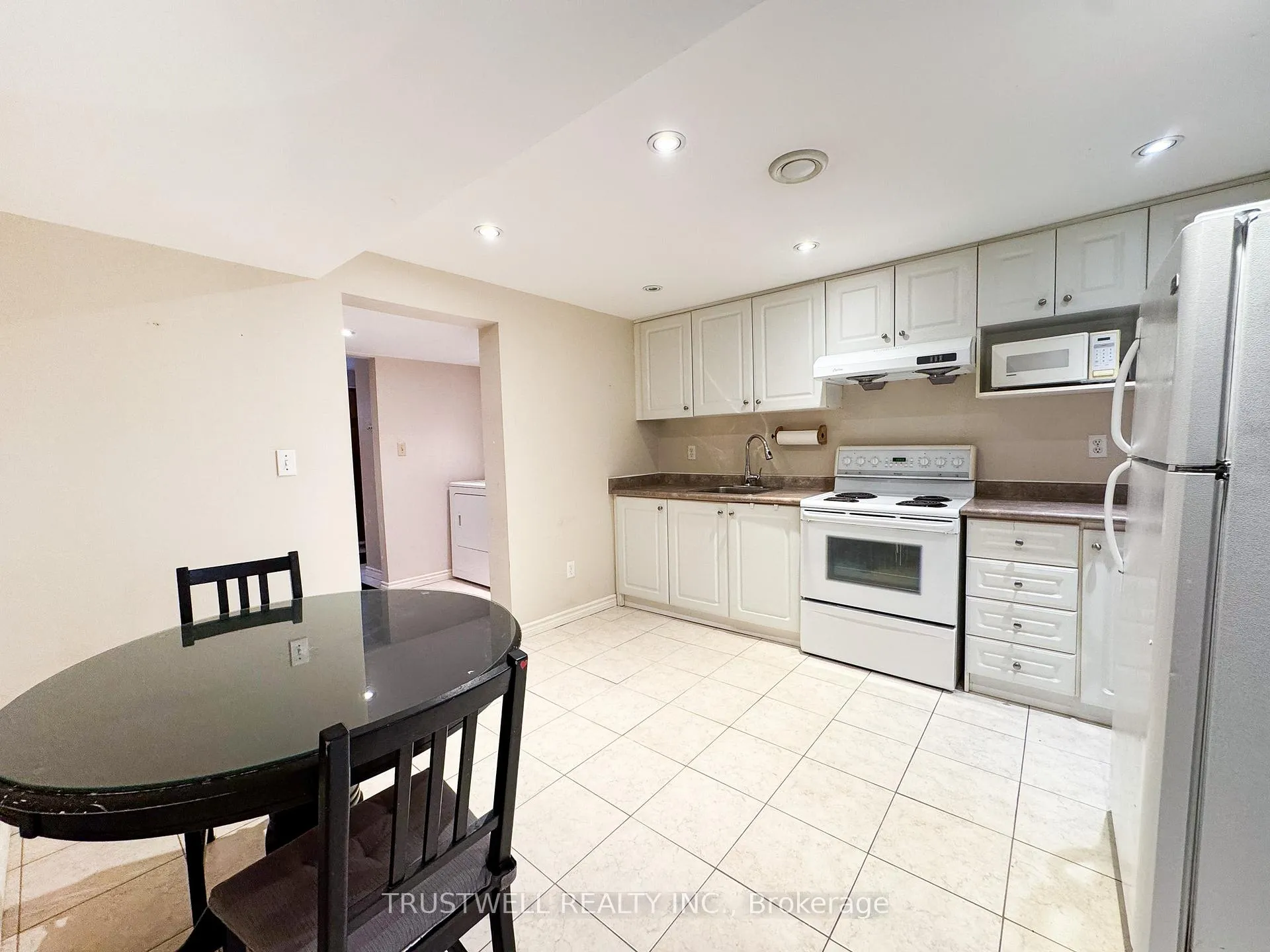 Photo 8 of Unit Bsmt, 33 Oak Lea Circle, Markham, Markham Village — HOMEH