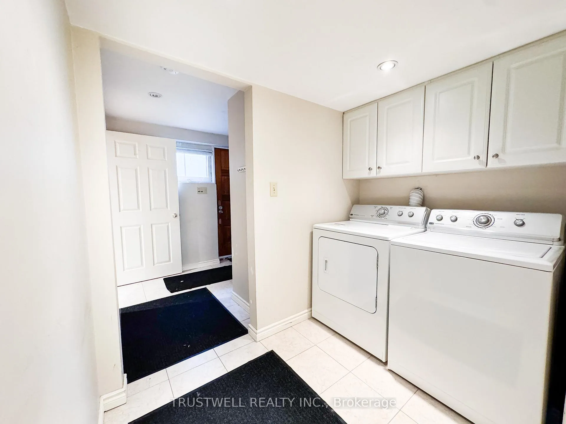Photo 9 of Unit Bsmt, 33 Oak Lea Circle, Markham, Markham Village — HOMEH