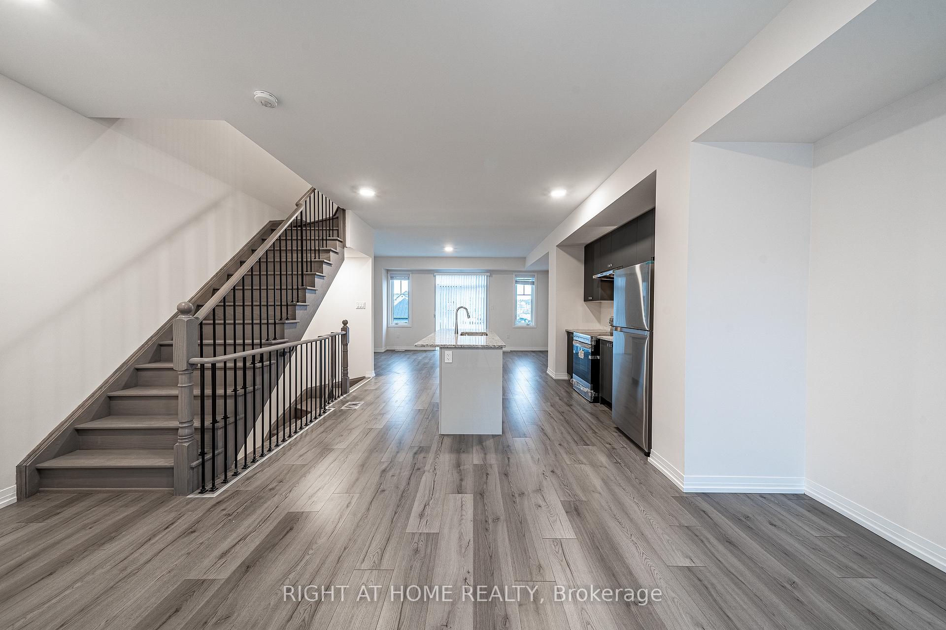 Photo 10 of 104 Bavin Street, Clarington, Bowmanville — HOMEH