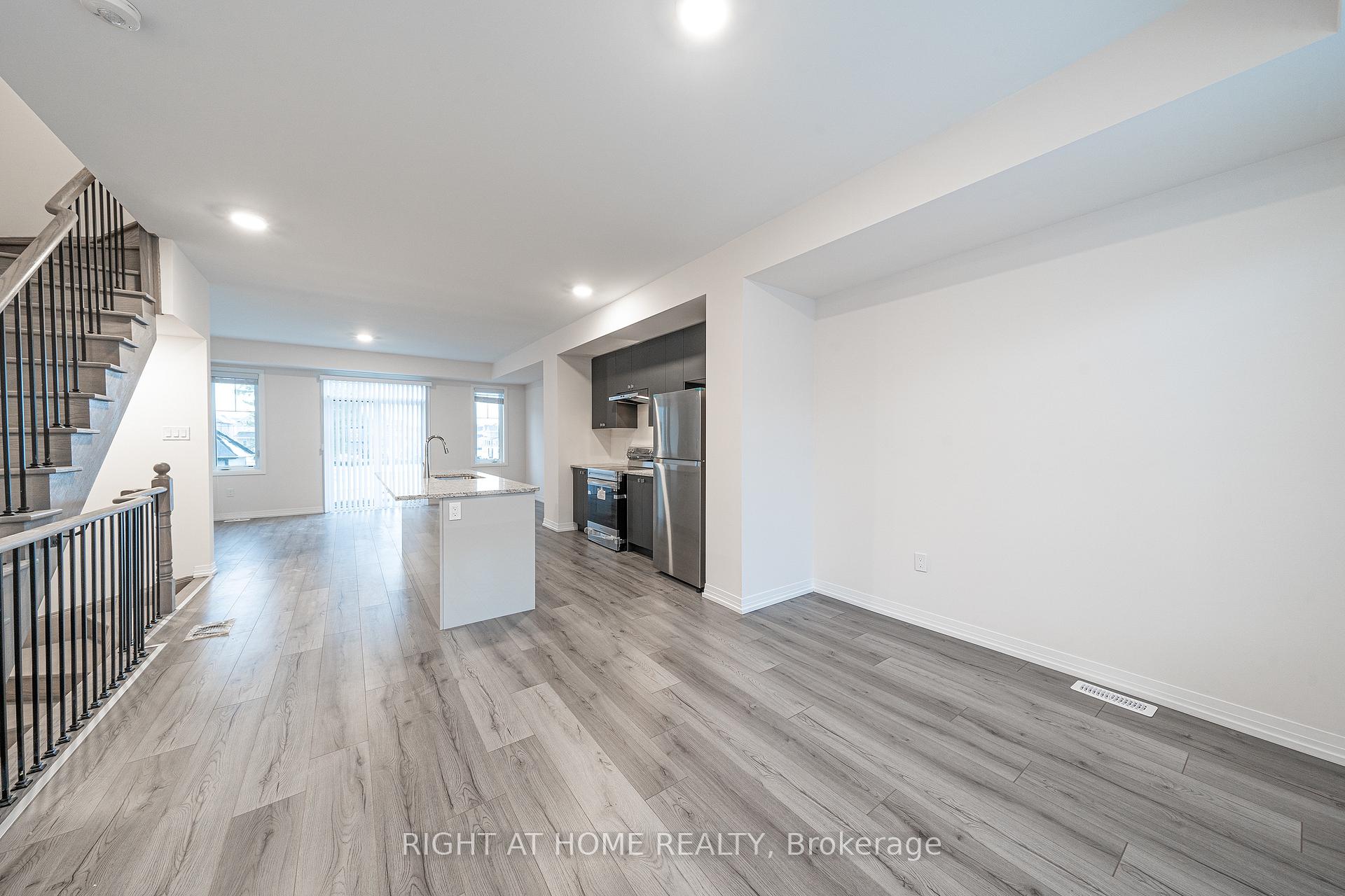Photo 11 of 104 Bavin Street, Clarington, Bowmanville — HOMEH