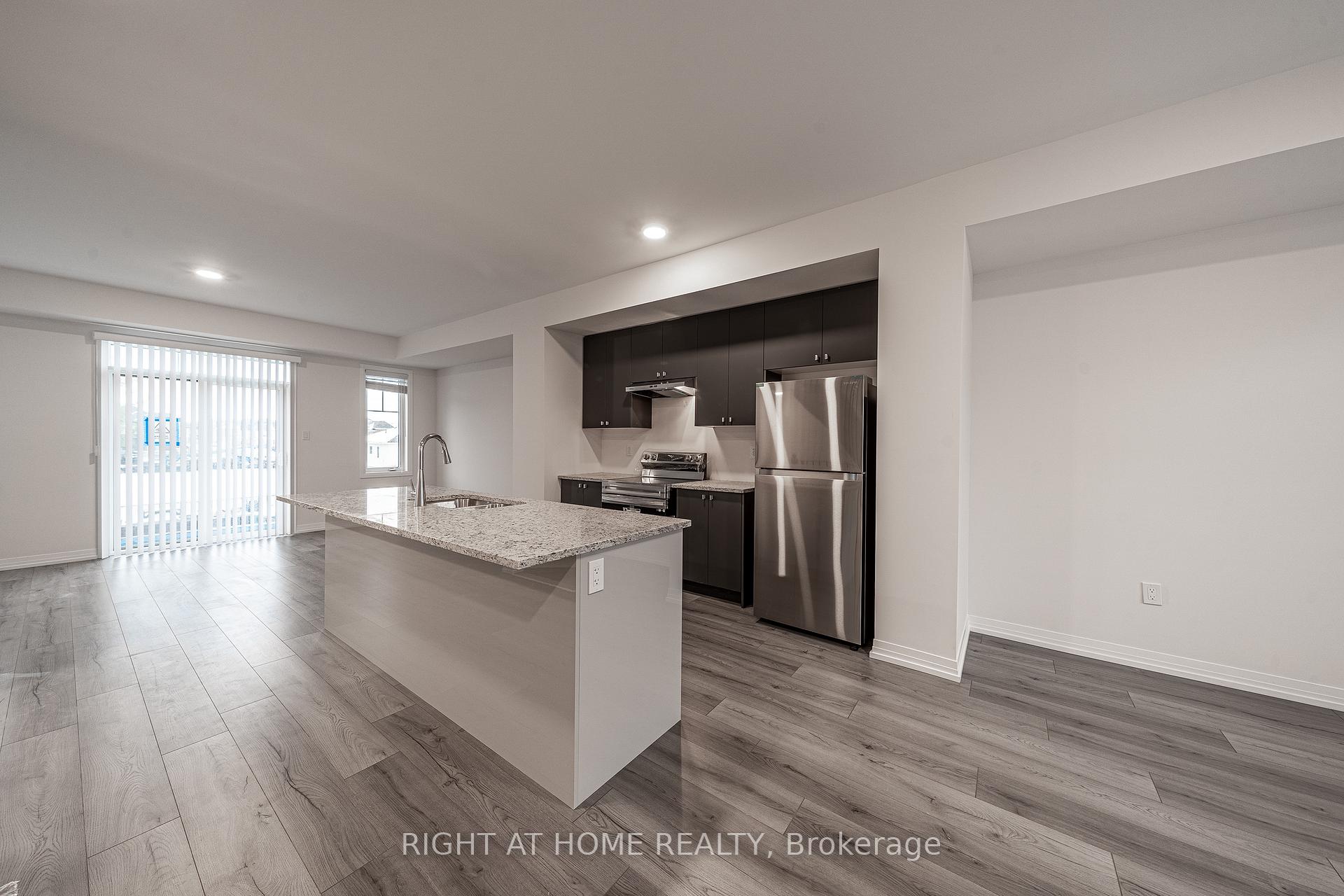Photo 15 of 104 Bavin Street, Clarington, Bowmanville — HOMEH