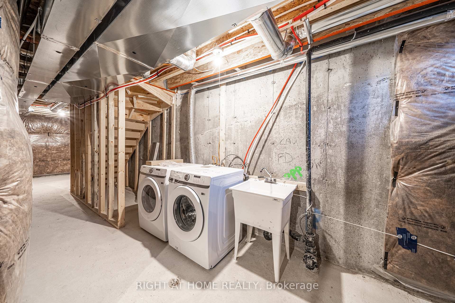 Photo 33 of 104 Bavin Street, Clarington, Bowmanville — HOMEH