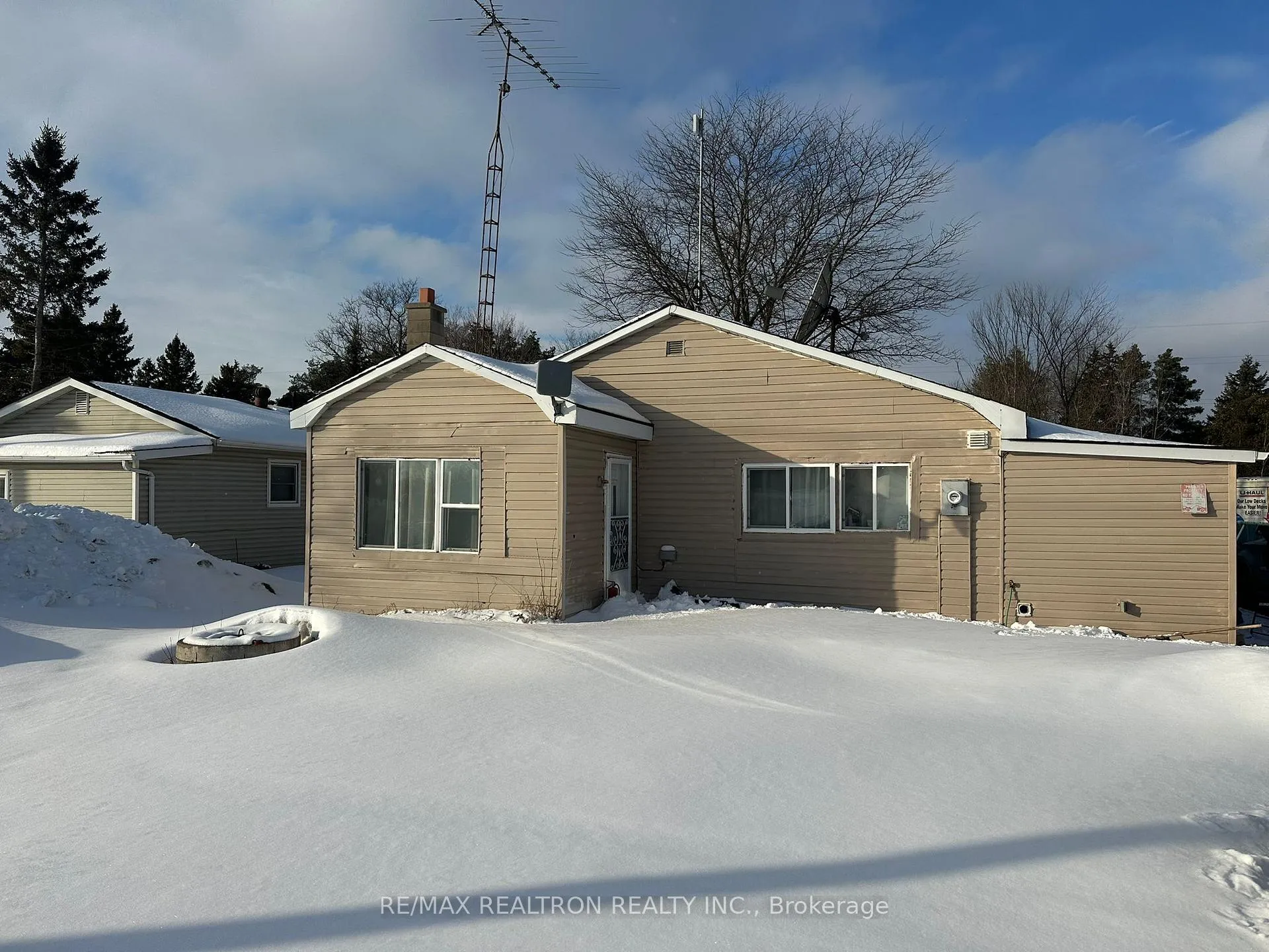 Photo 1 of 5742 County Rd 90, Springwater, Rural Springwater — HOMEH