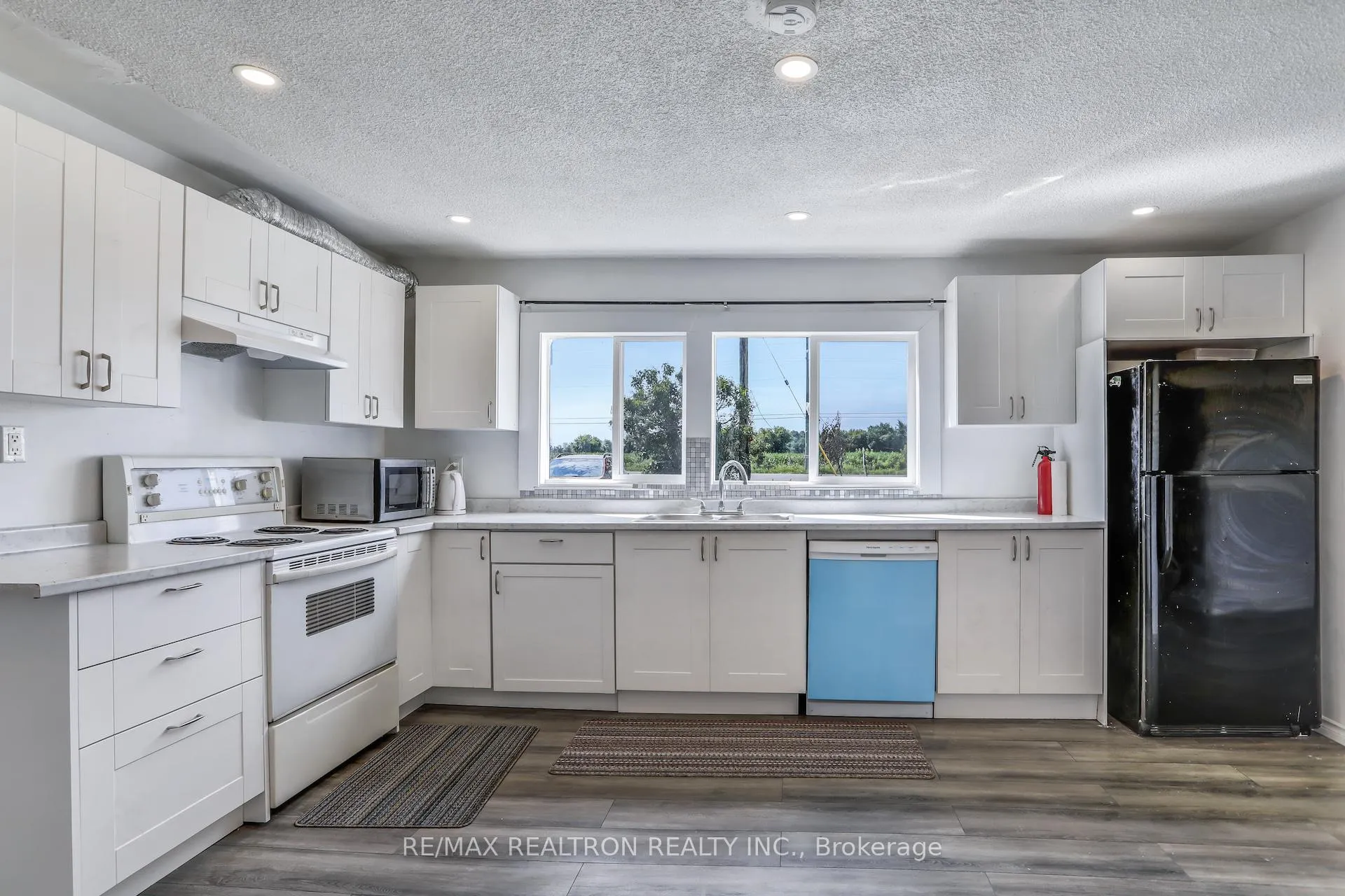 Photo 4 of 5742 County Rd 90, Springwater, Rural Springwater — HOMEH