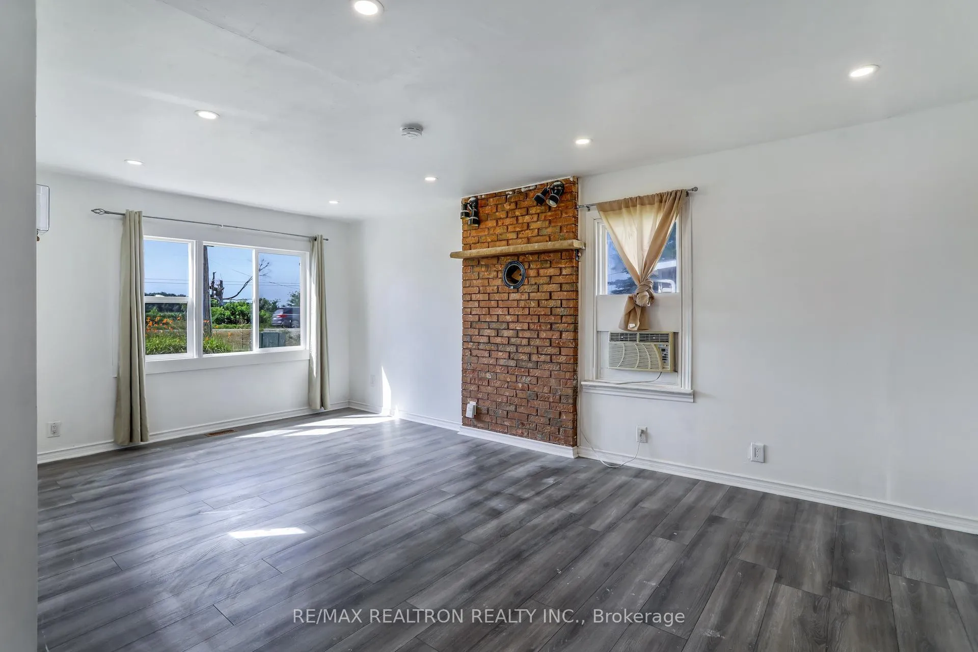 Photo 10 of 5742 County Rd 90, Springwater, Rural Springwater — HOMEH