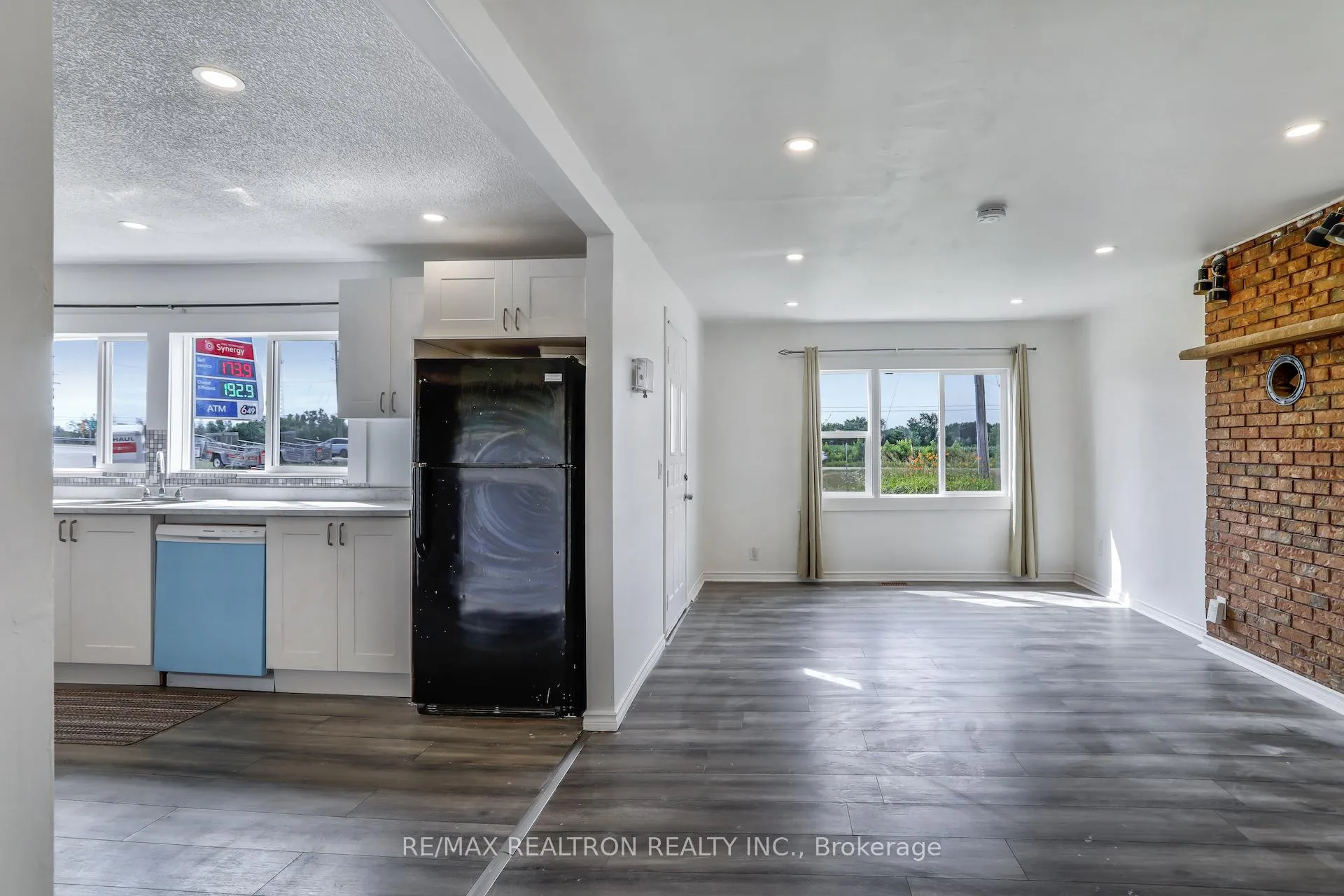 Photo 12 of 5742 County Rd 90, Springwater, Rural Springwater — HOMEH