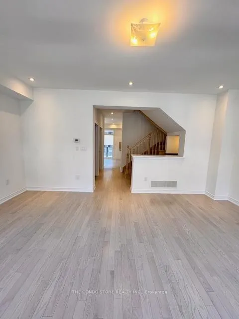Photo 9 of 25 Steamboat Way, Whitby, Port Whitby — HOMEH