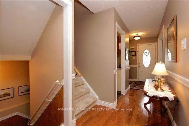 Photo 5 of 57 Chadwick Drive E, Ajax, Central — HOMEH