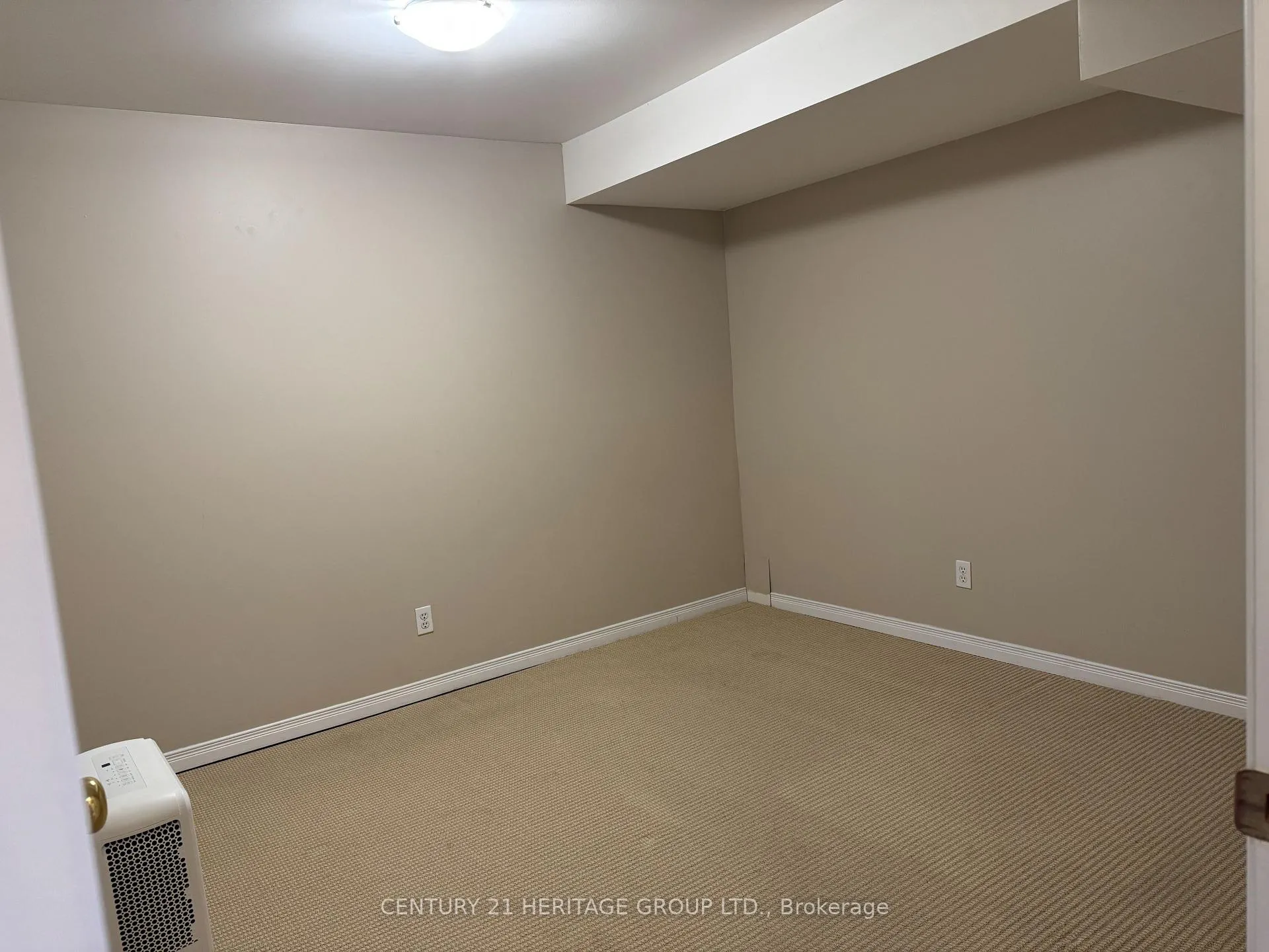 Photo 6 of 52 Downey Circle, Aurora, Bayview Wellington — HOMEH