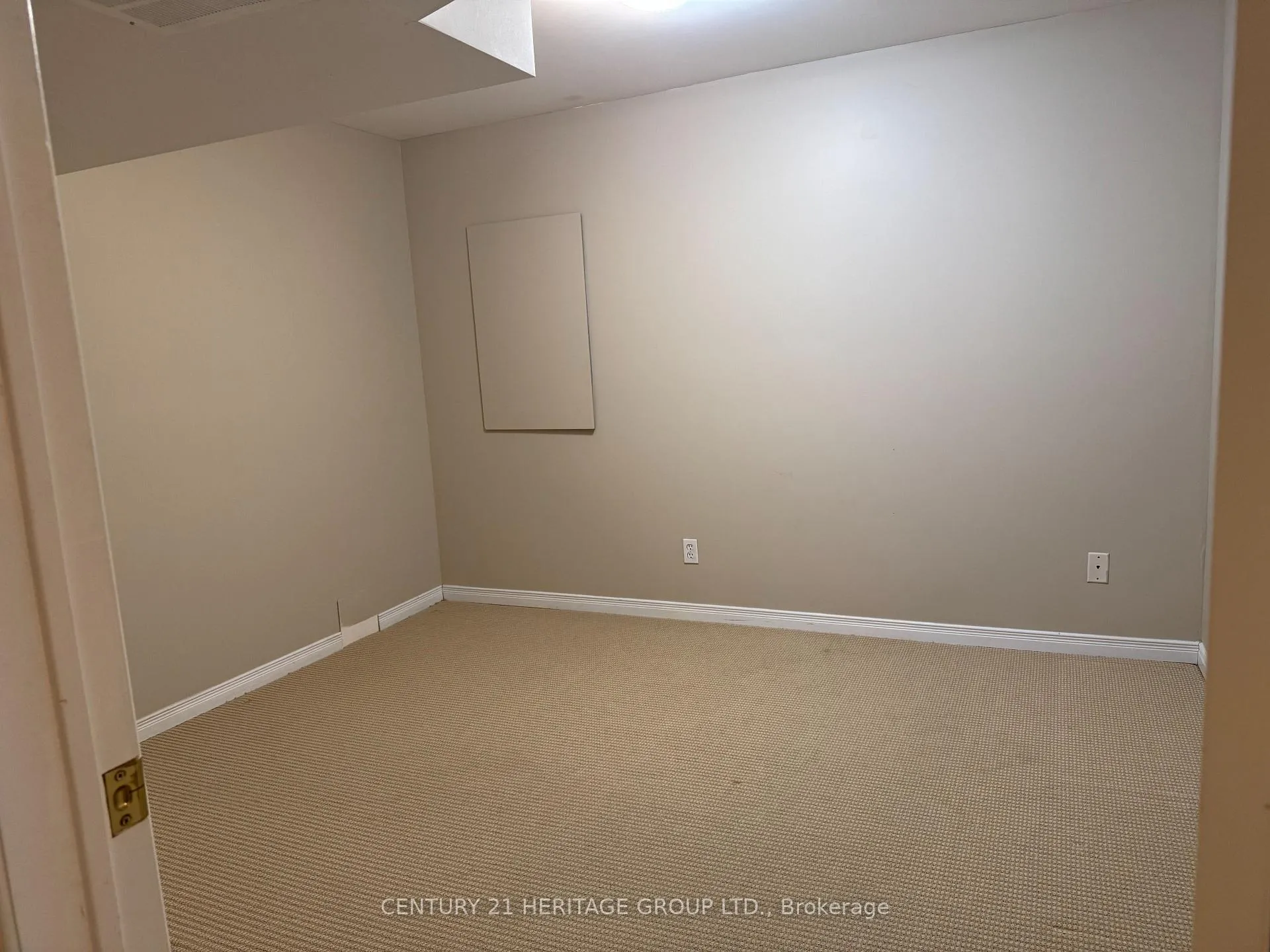 Photo 7 of 52 Downey Circle, Aurora, Bayview Wellington — HOMEH