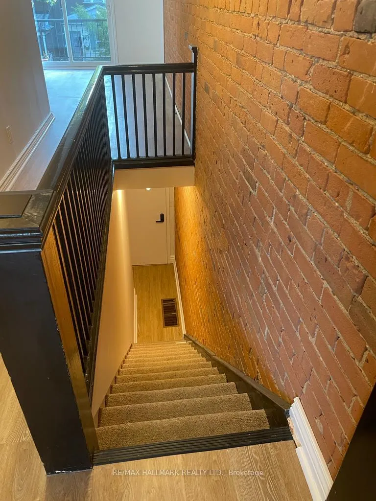Photo 8 of Unit Upper, 142 Parkmount Road, Toronto, Greenwood-Coxwell — HOMEH