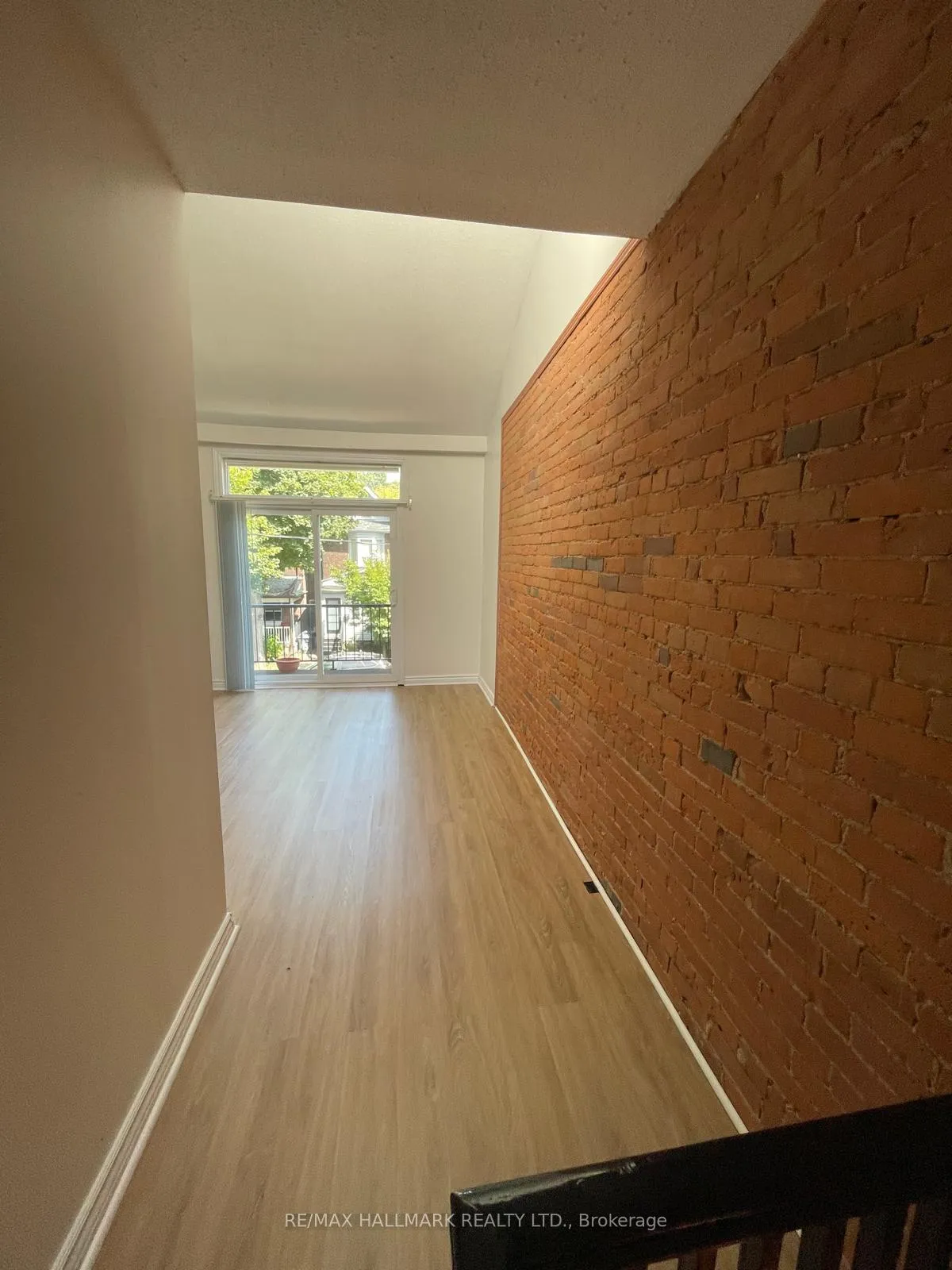 Photo 13 of Unit Upper, 142 Parkmount Road, Toronto, Greenwood-Coxwell — HOMEH
