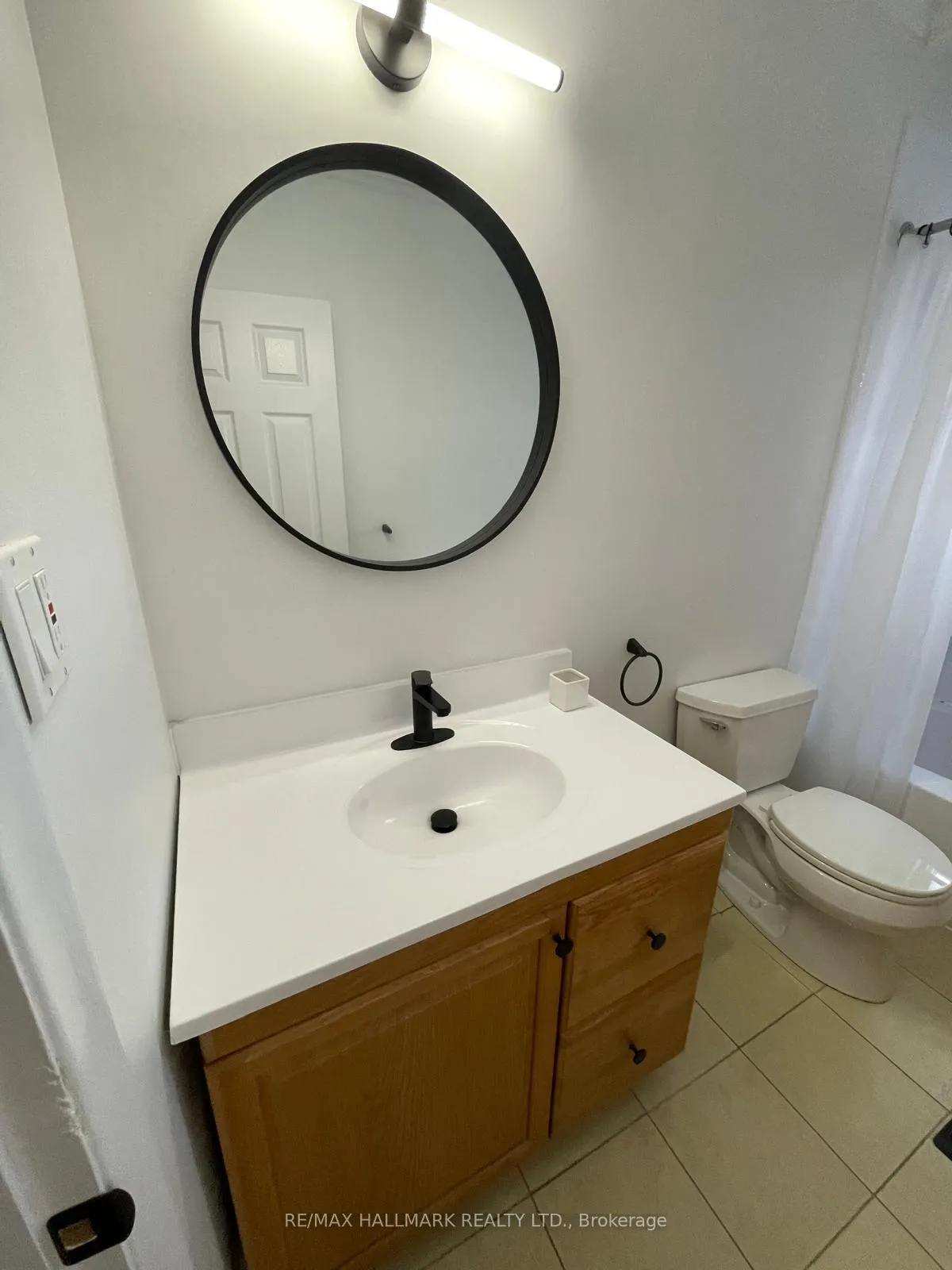Photo 14 of Unit Upper, 142 Parkmount Road, Toronto, Greenwood-Coxwell — HOMEH