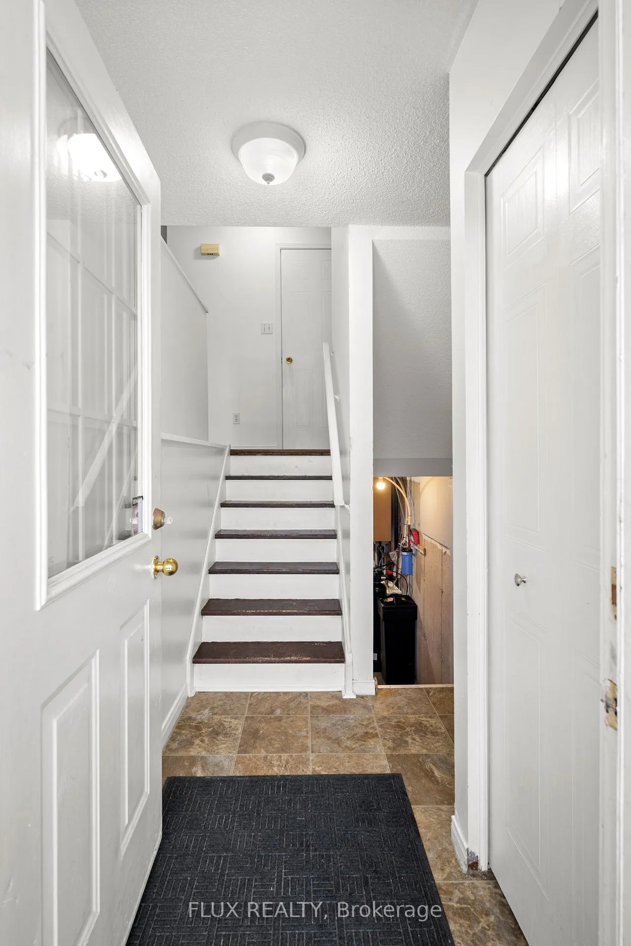 Photo 5 of 600 White Elm Boulevard, Waterloo, Clair Hills — HOMEH