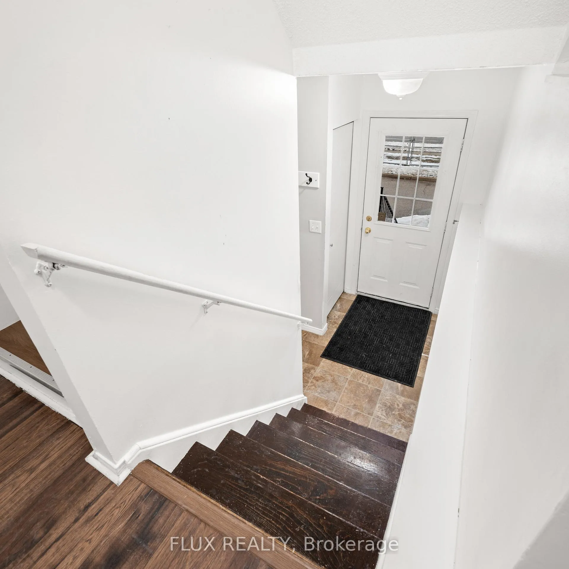 Photo 6 of 600 White Elm Boulevard, Waterloo, Clair Hills — HOMEH