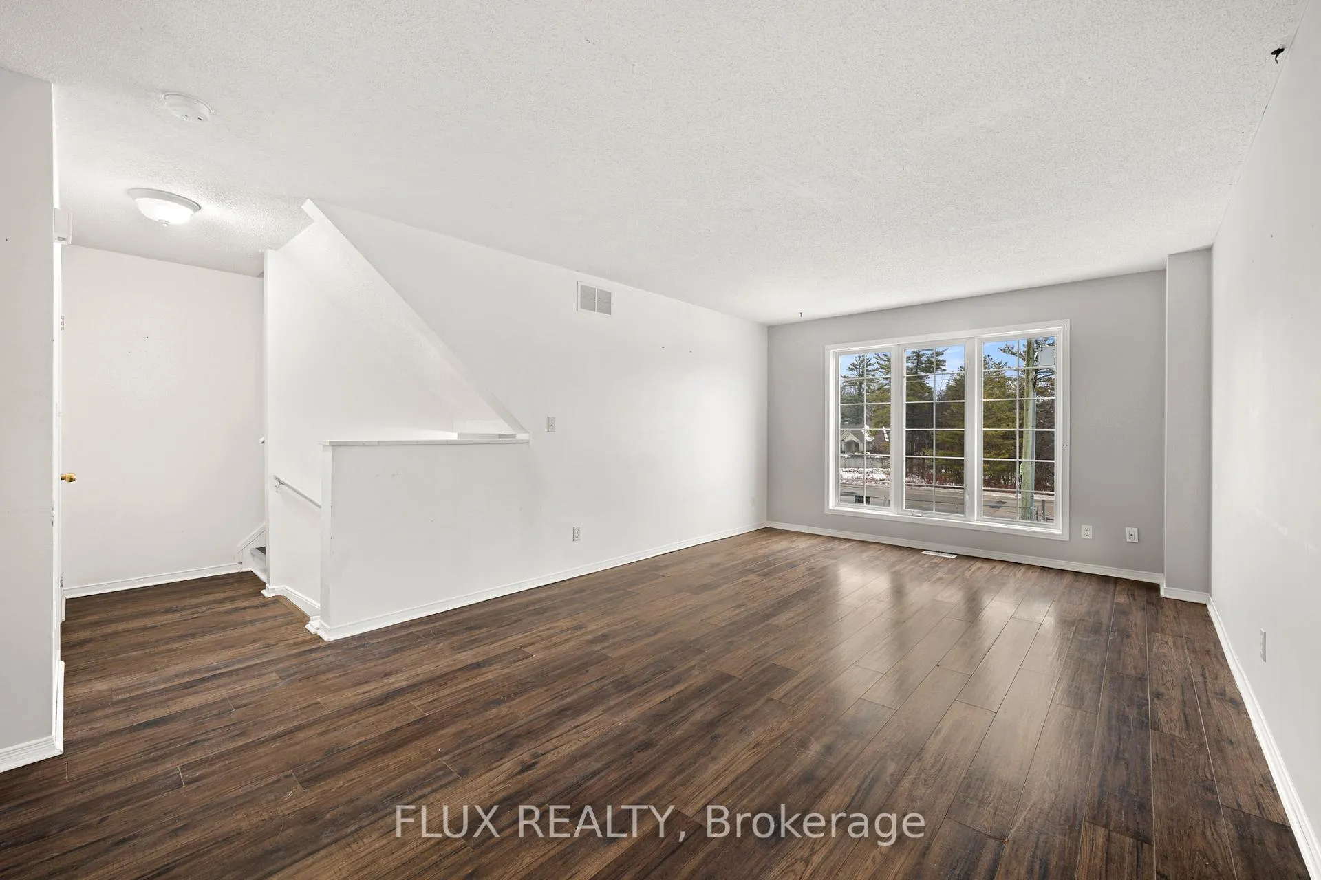 Photo 7 of 600 White Elm Boulevard, Waterloo, Clair Hills — HOMEH