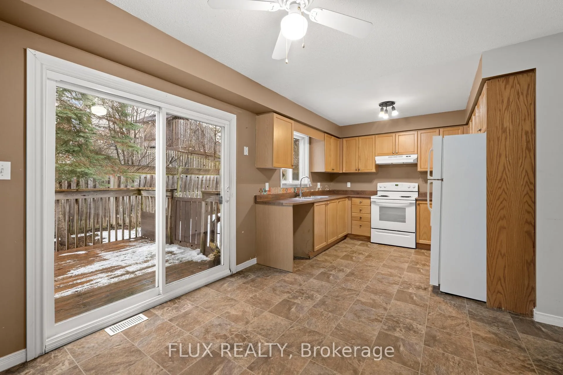 Photo 11 of 600 White Elm Boulevard, Waterloo, Clair Hills — HOMEH