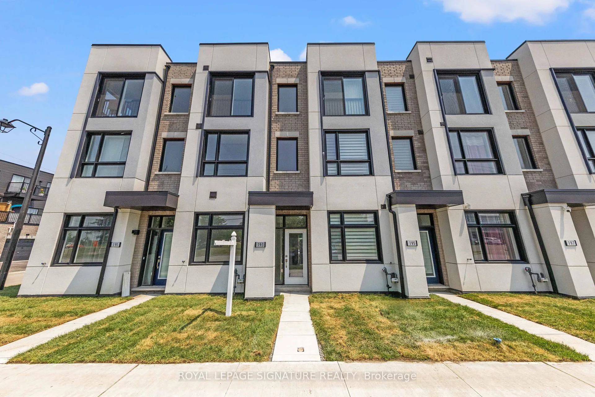 Photo 2 of 193 Monarch Avenue, Ajax, South West — HOMEH