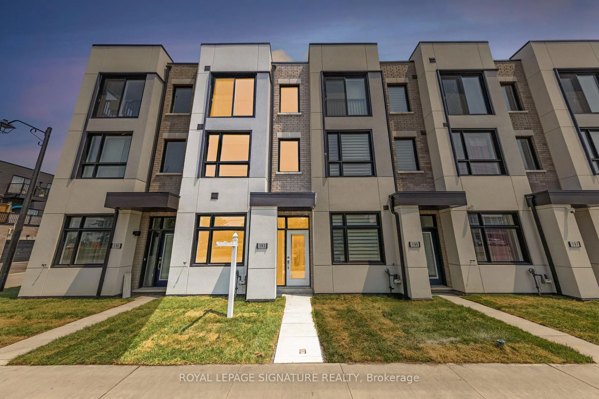 Photo 3 of 193 Monarch Avenue, Ajax, South West — HOMEH