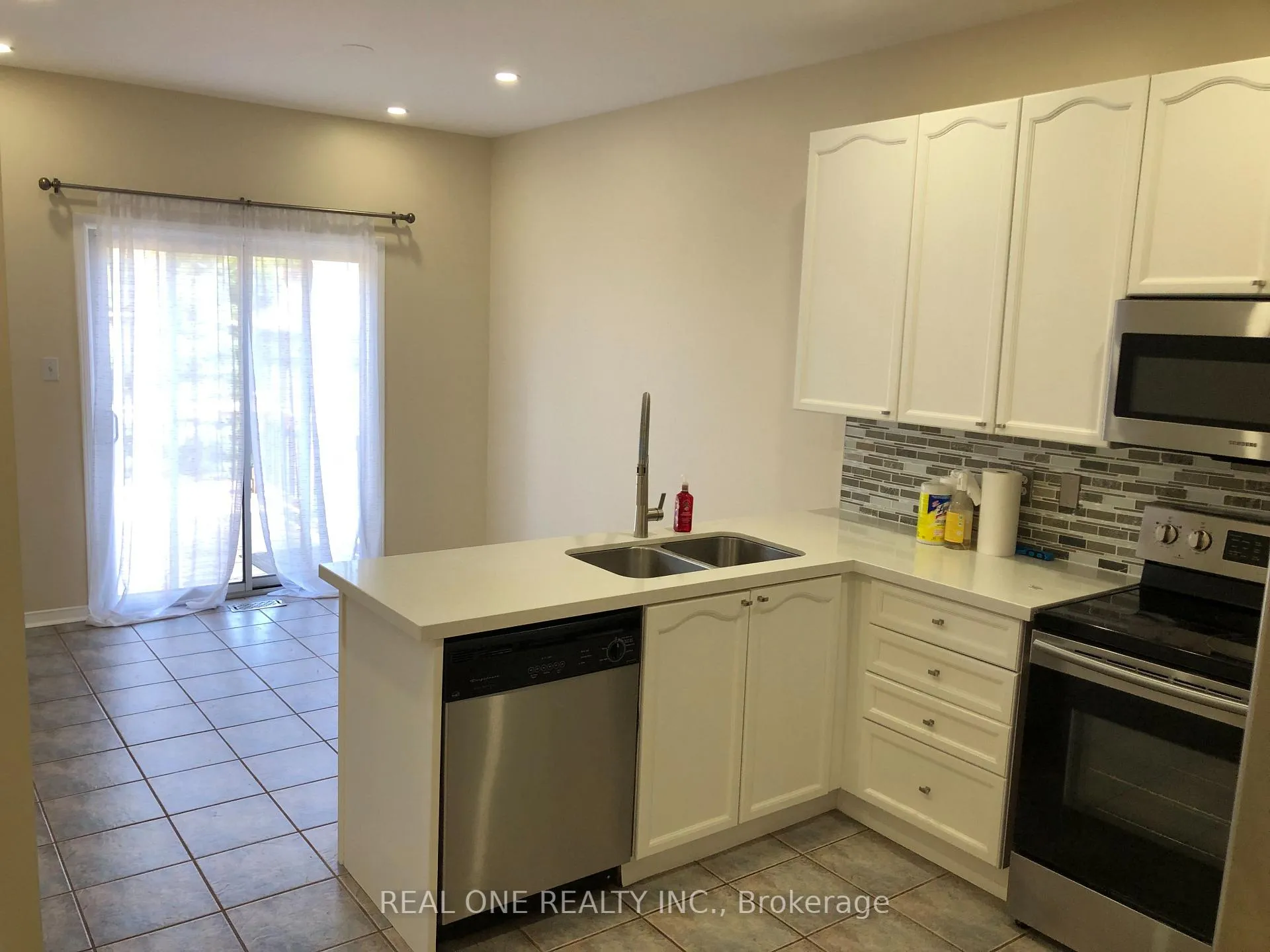 Photo 4 of 85 Marjoram Drive, Ajax, South East — HOMEH
