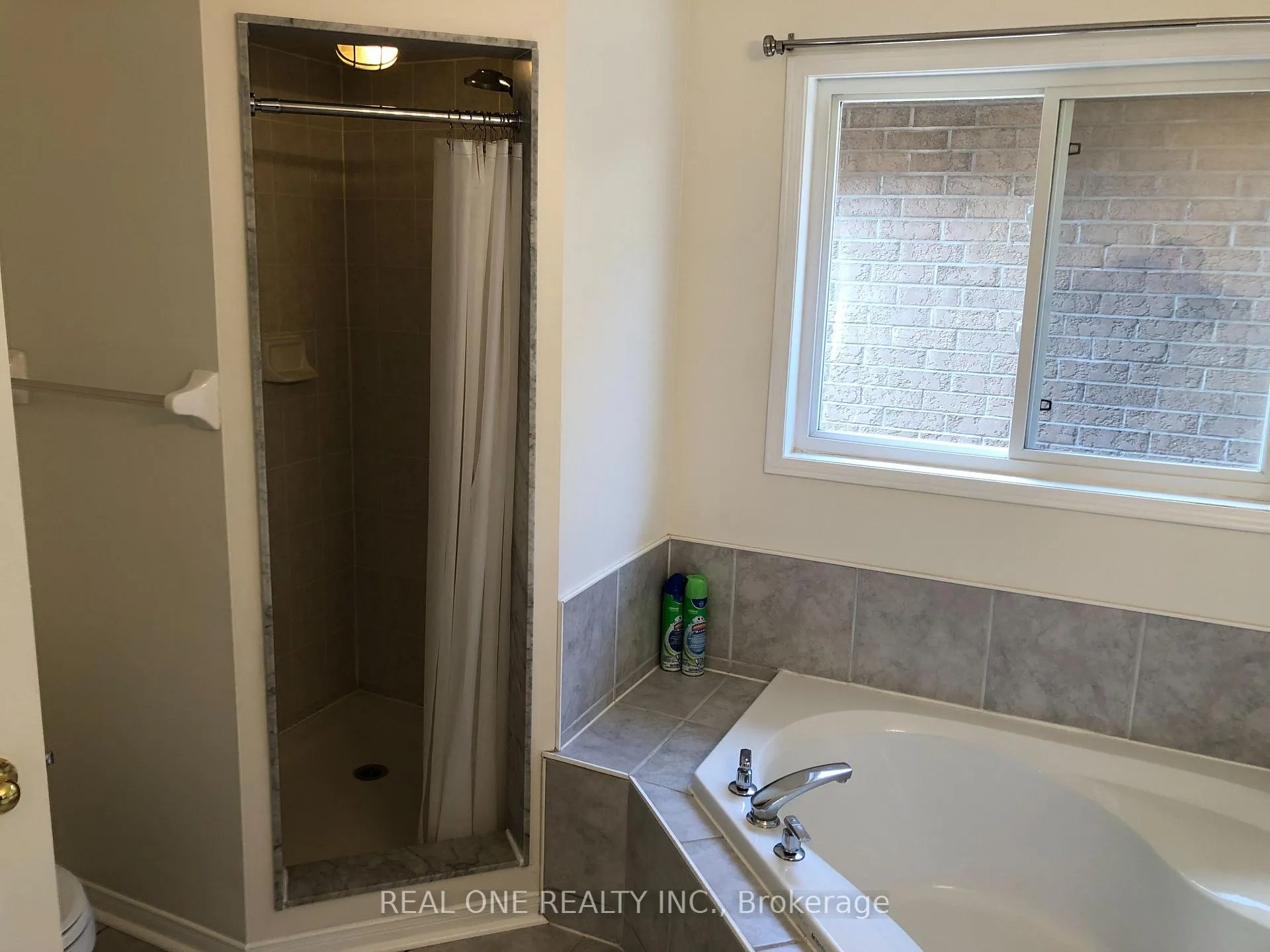Photo 6 of 85 Marjoram Drive, Ajax, South East — HOMEH