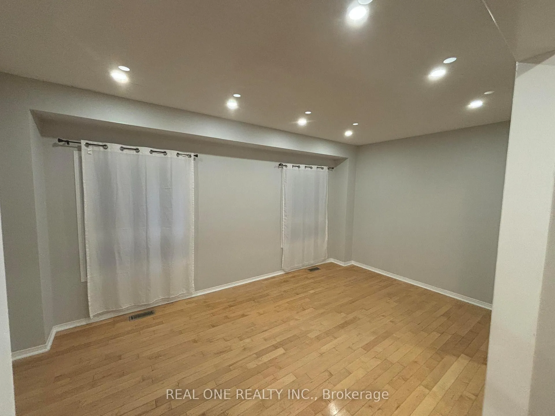 Photo 25 of 85 Marjoram Drive, Ajax, South East — HOMEH