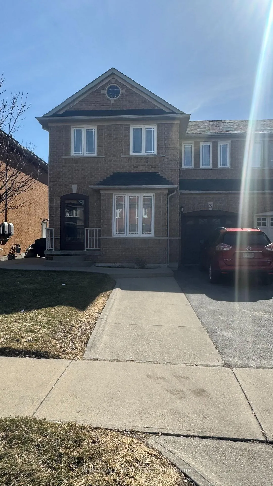 Front of Unit Bsmt, 3 Streamside Lane