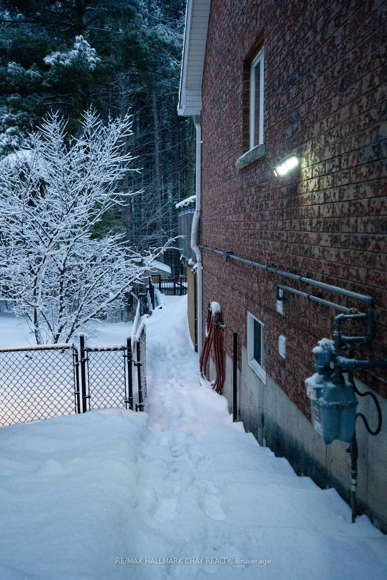 Photo 2 of 100 Cumming Drive, Barrie, Ardagh — HOMEH