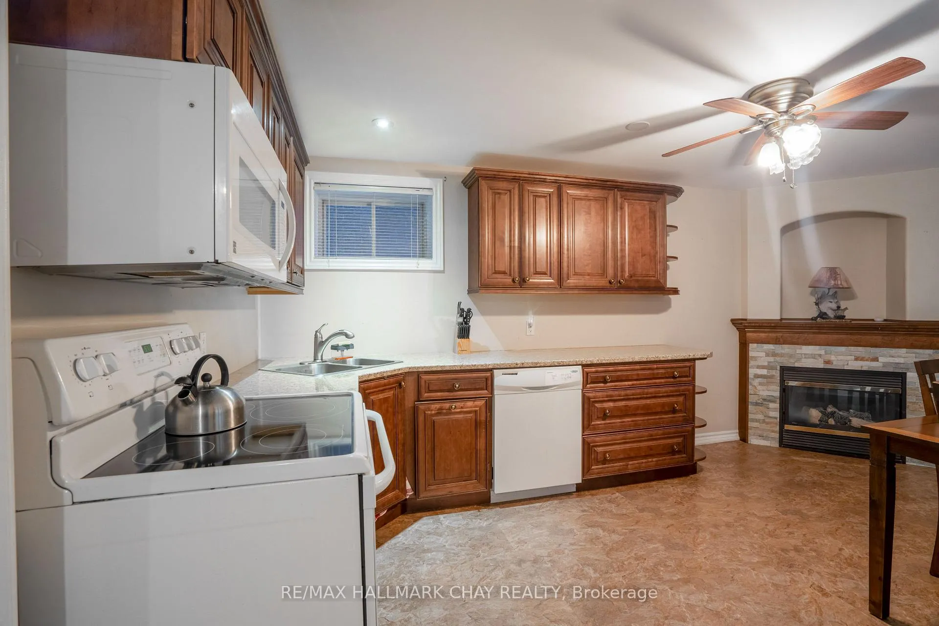 Photo 14 of 100 Cumming Drive, Barrie, Ardagh — HOMEH