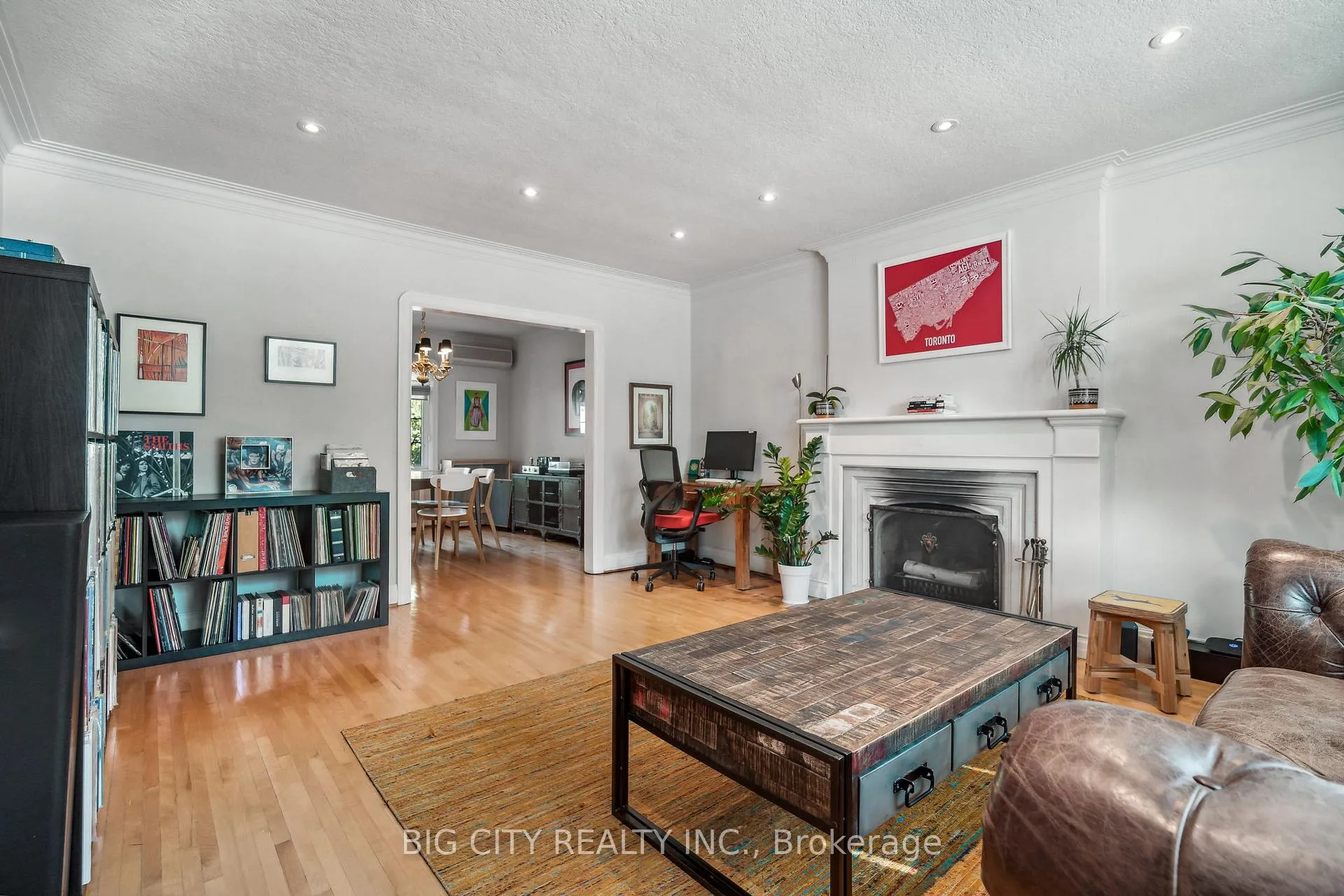 Photo 4 of 668 Eglinton Avenue E, Toronto, Leaside — HOMEH