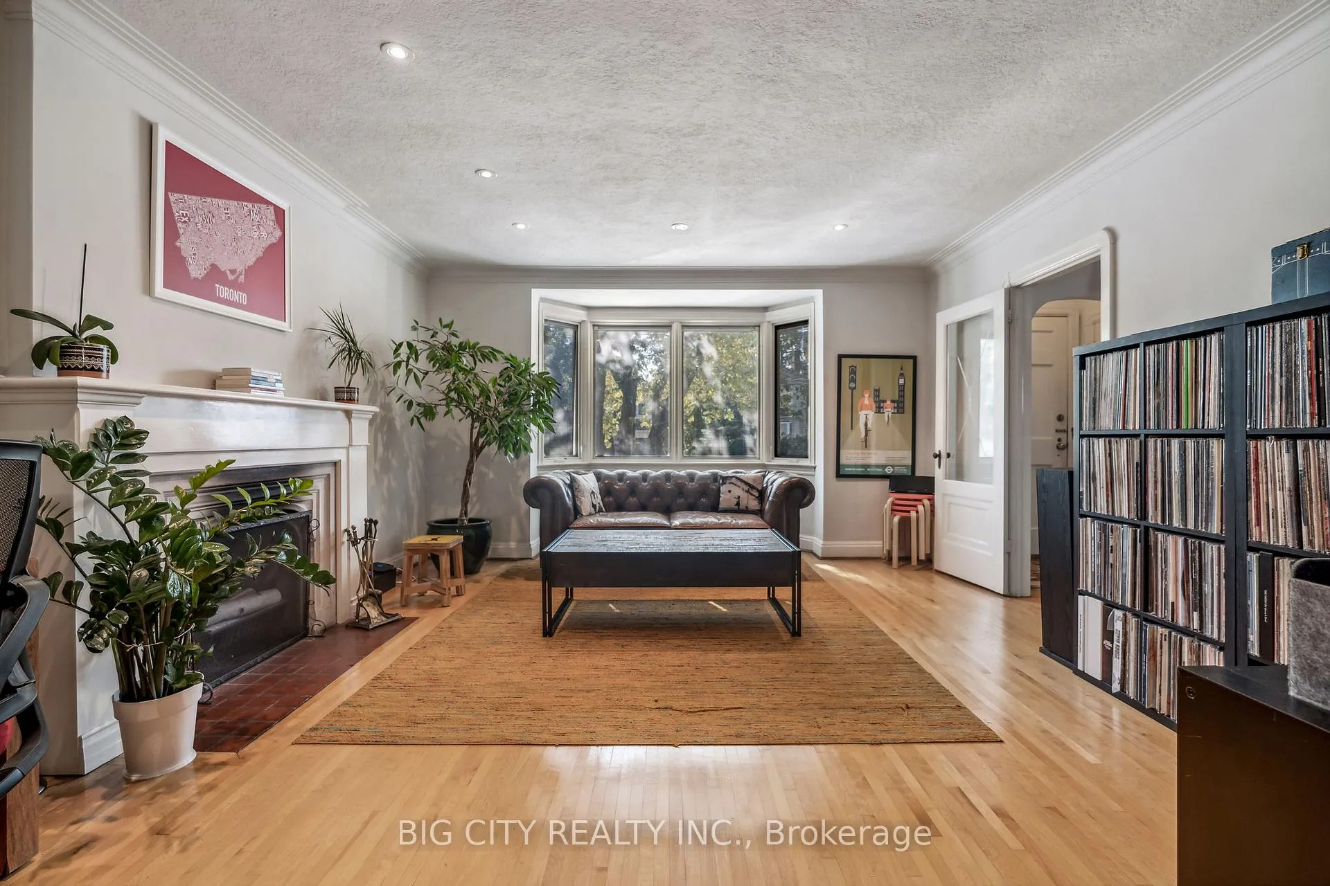 Photo 7 of 668 Eglinton Avenue E, Toronto, Leaside — HOMEH