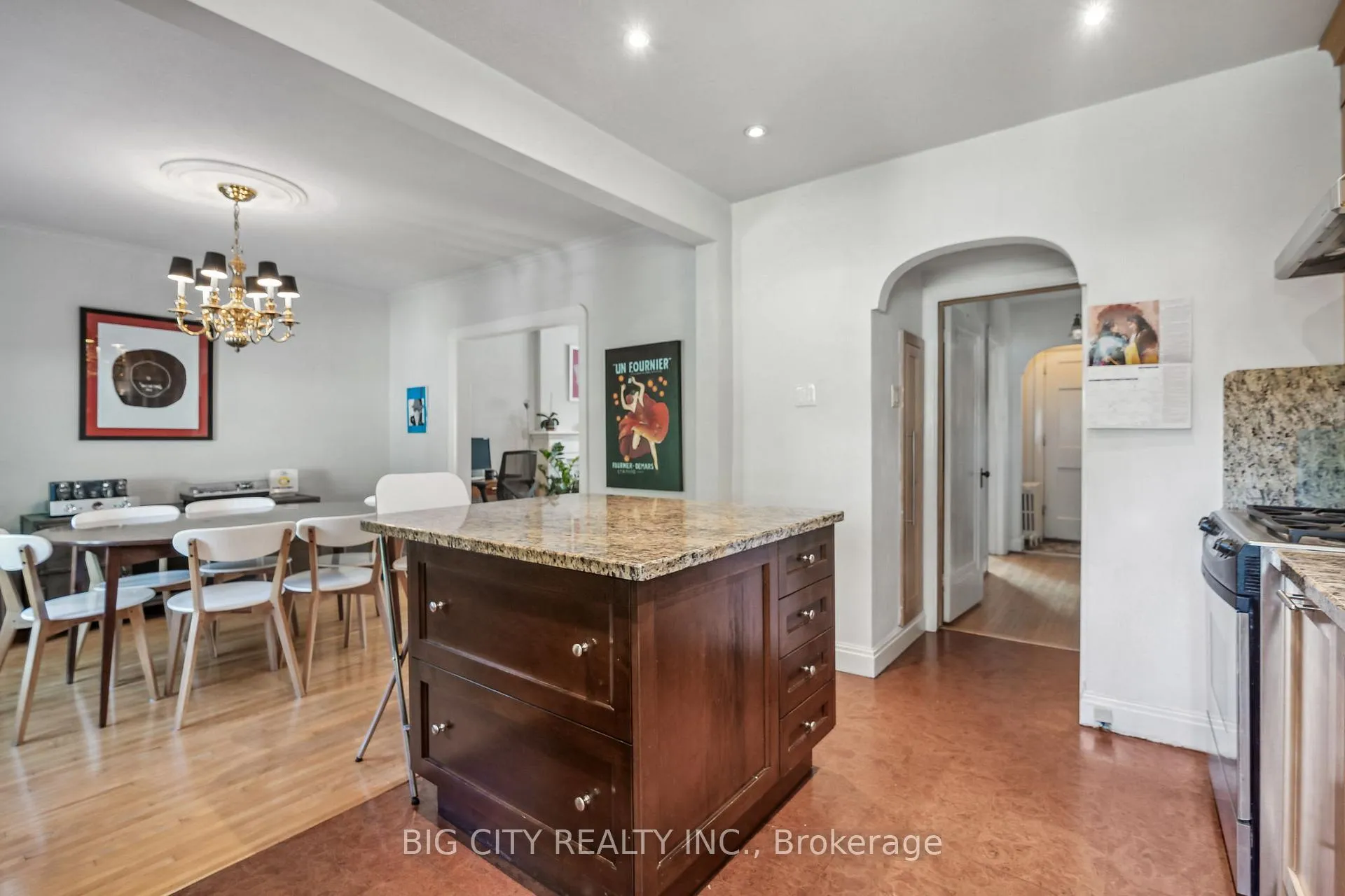 Photo 13 of 668 Eglinton Avenue E, Toronto, Leaside — HOMEH