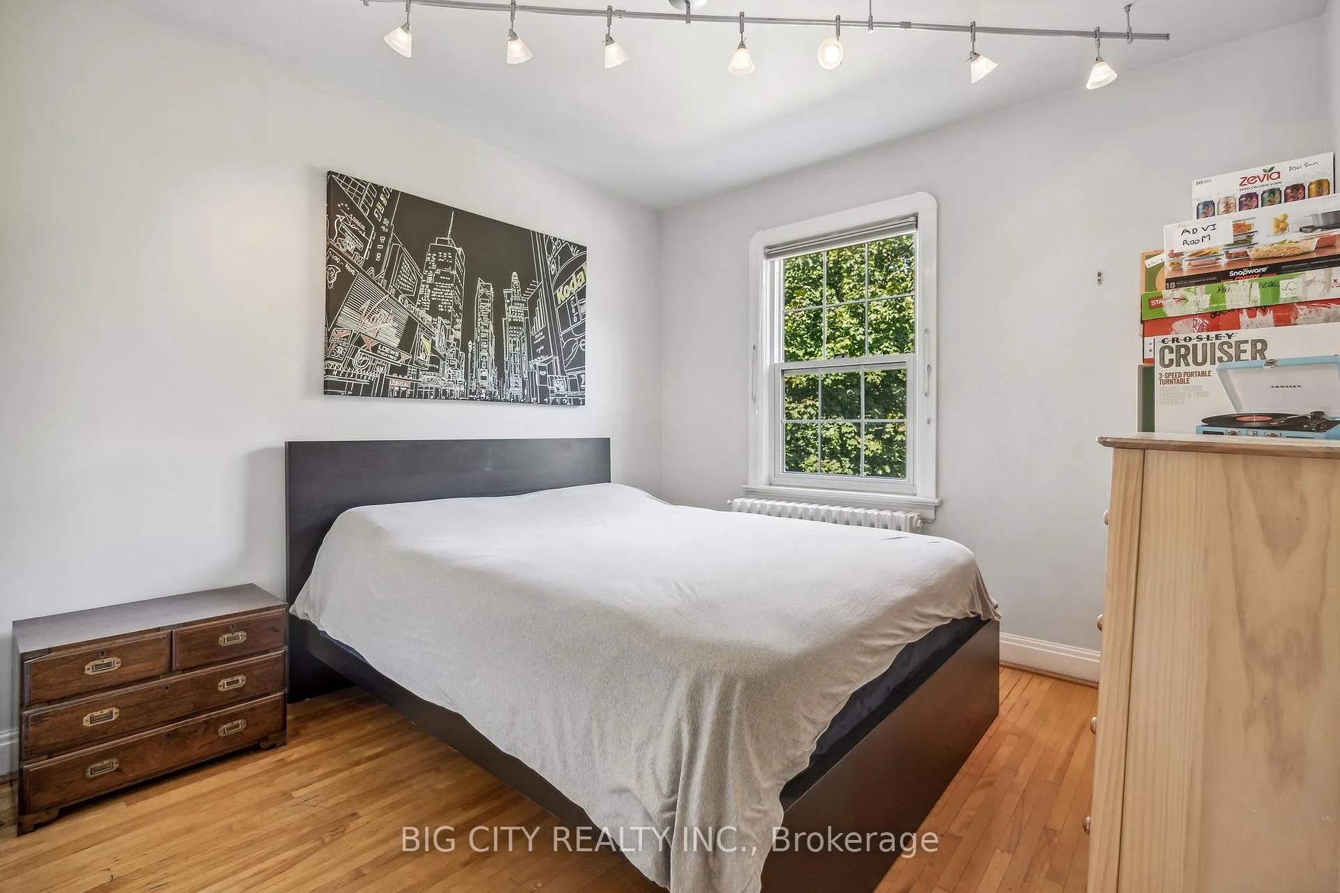 Photo 24 of 668 Eglinton Avenue E, Toronto, Leaside — HOMEH